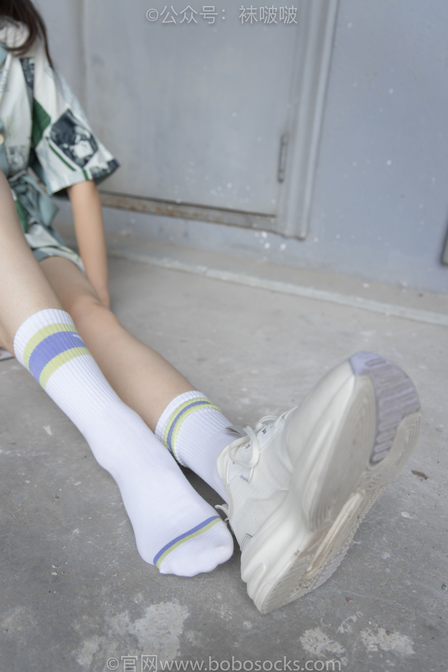 BoBoSocks袜啵啵 No.025 熊熊-安踏运动鞋、白色棉袜、裸足