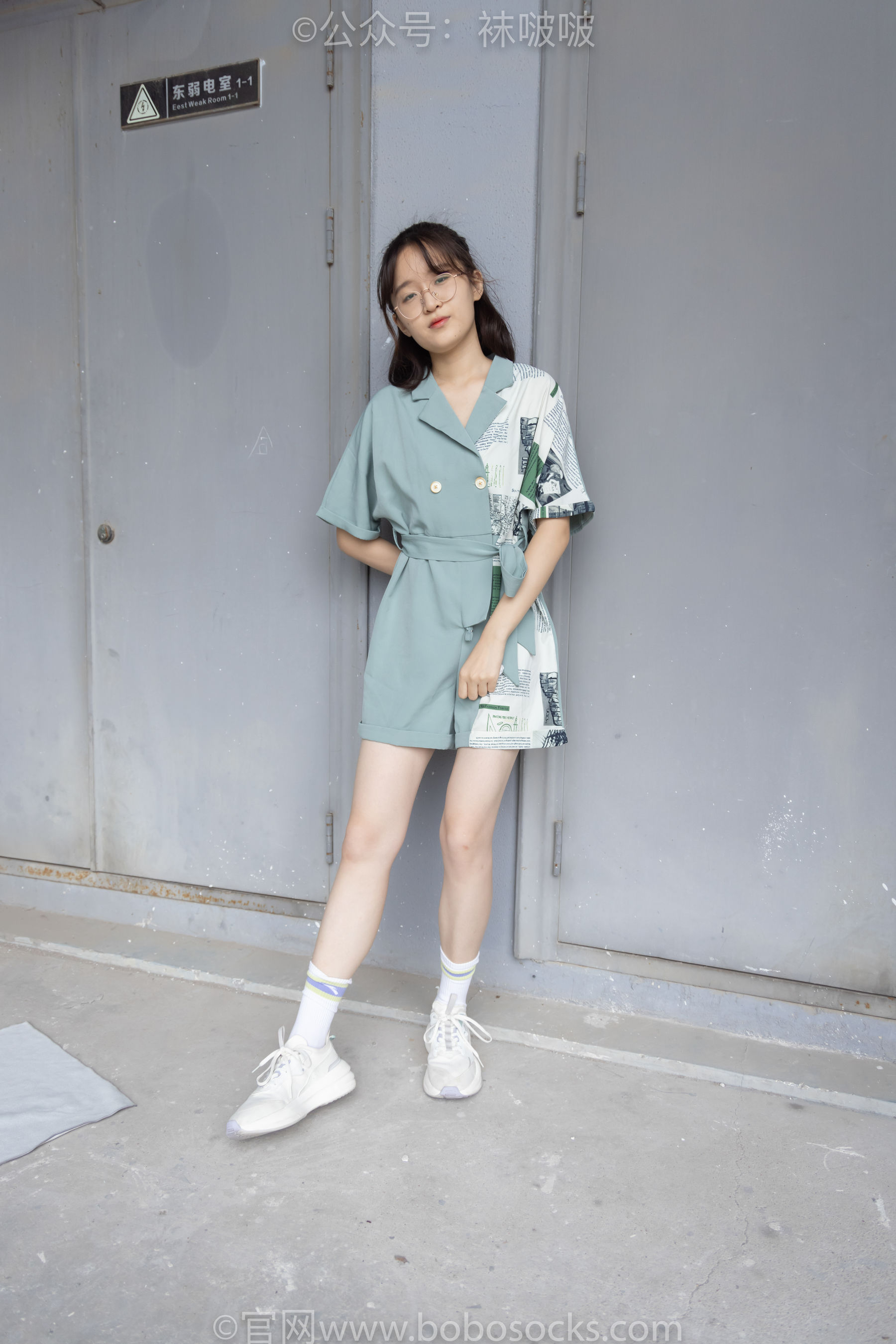 BoBoSocks袜啵啵 No.025 熊熊-安踏运动鞋、白色棉袜、裸足
