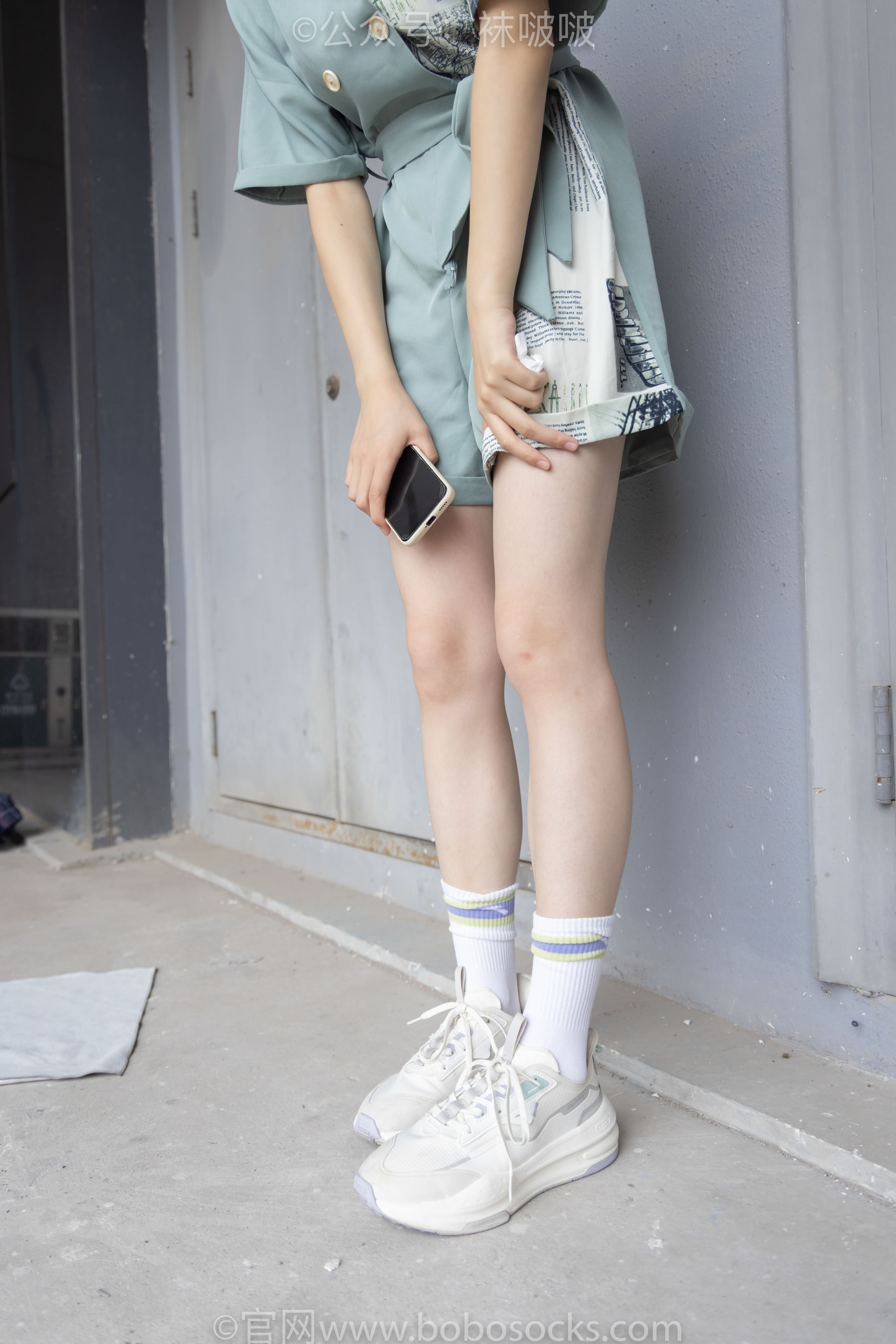 BoBoSocks袜啵啵 No.025 熊熊-安踏运动鞋、白色棉袜、裸足