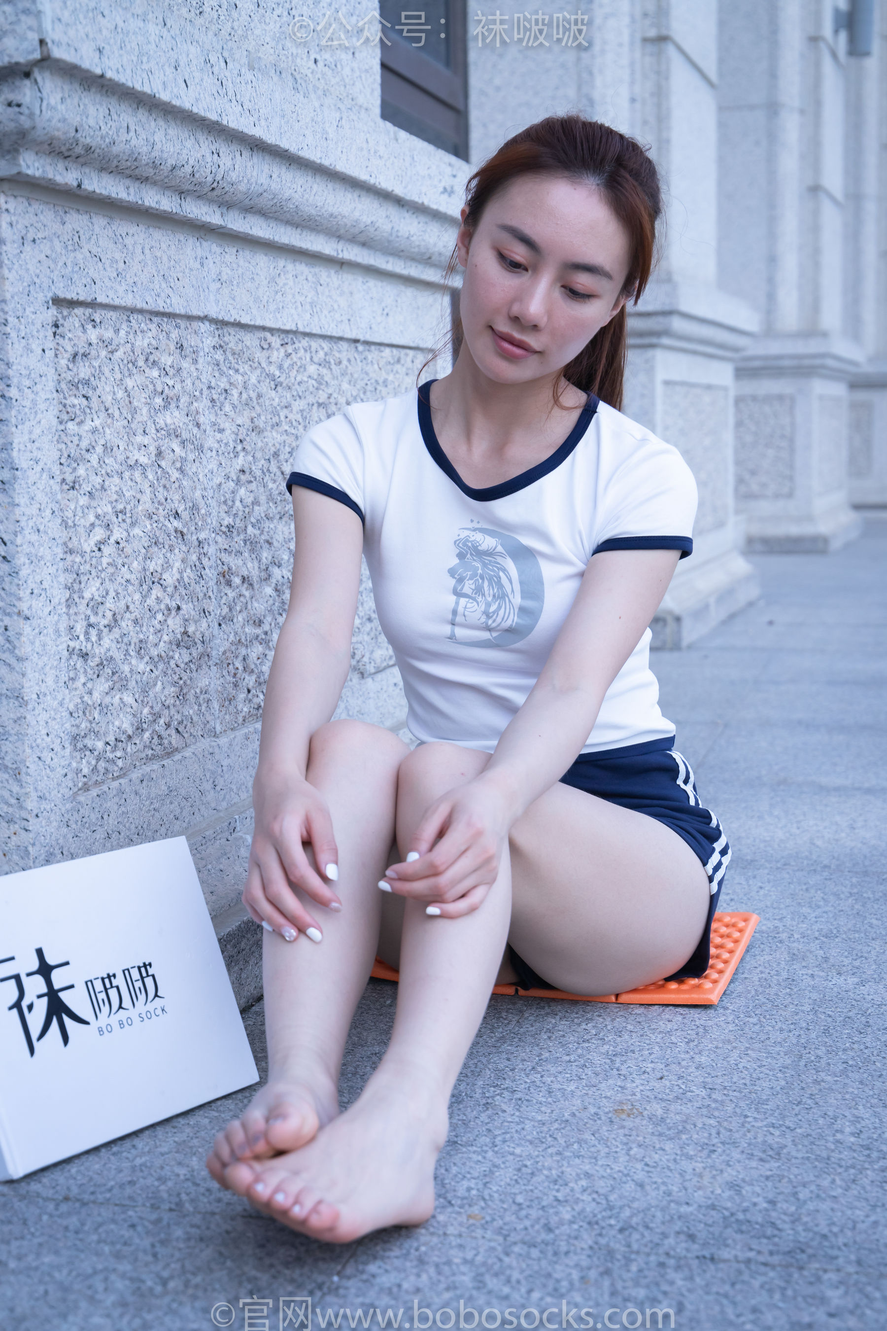 BoBoSocks袜啵啵 No.028 小米-运动鞋、白棉袜、裸足