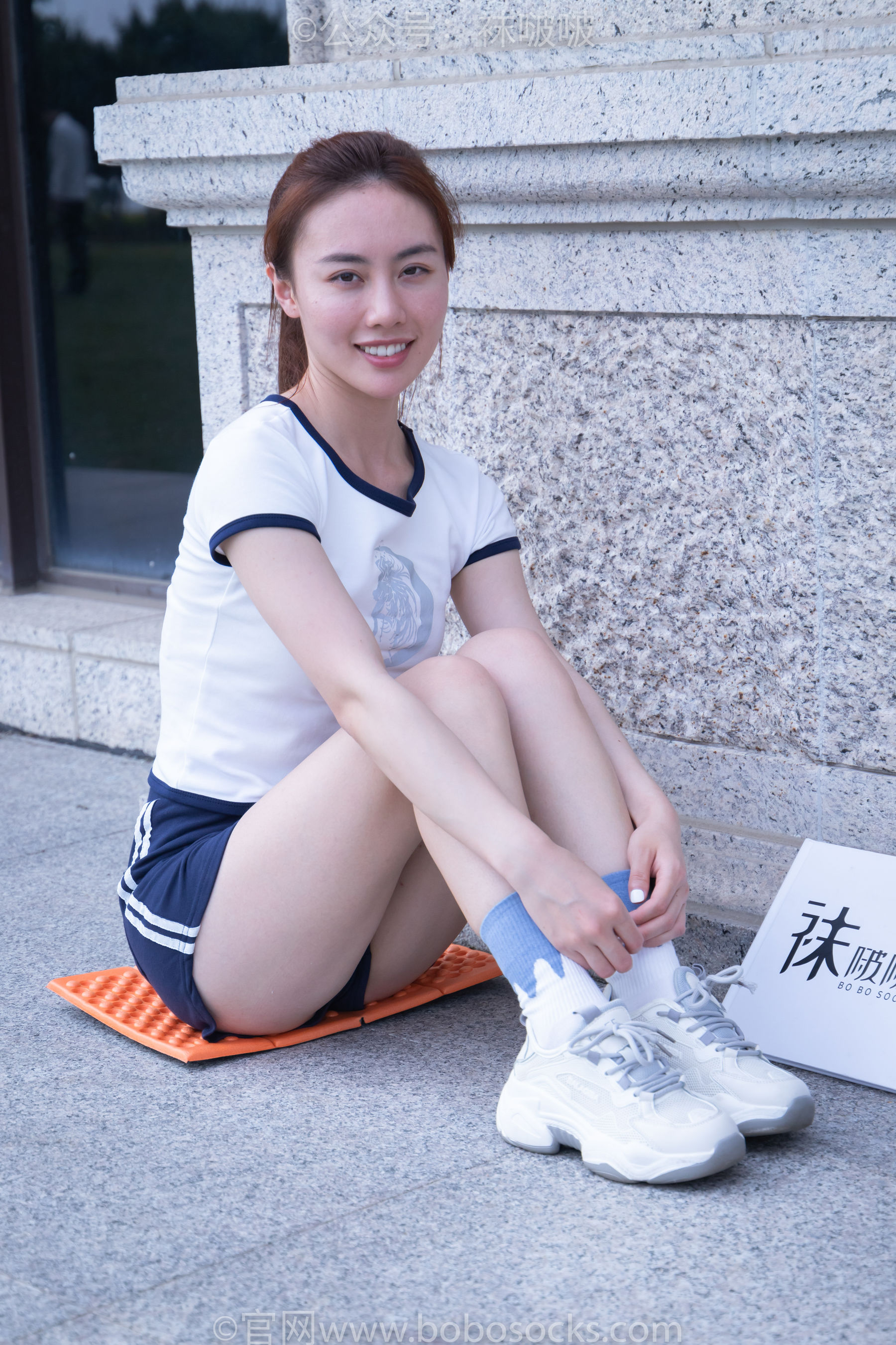 BoBoSocks袜啵啵 No.028 小米-运动鞋、白棉袜、裸足