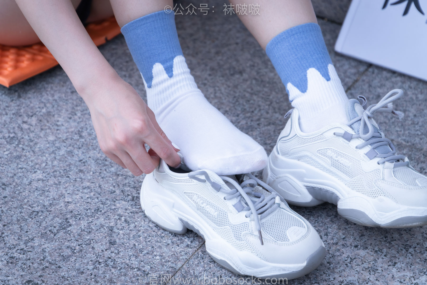 BoBoSocks袜啵啵 No.028 小米-运动鞋、白棉袜、裸足