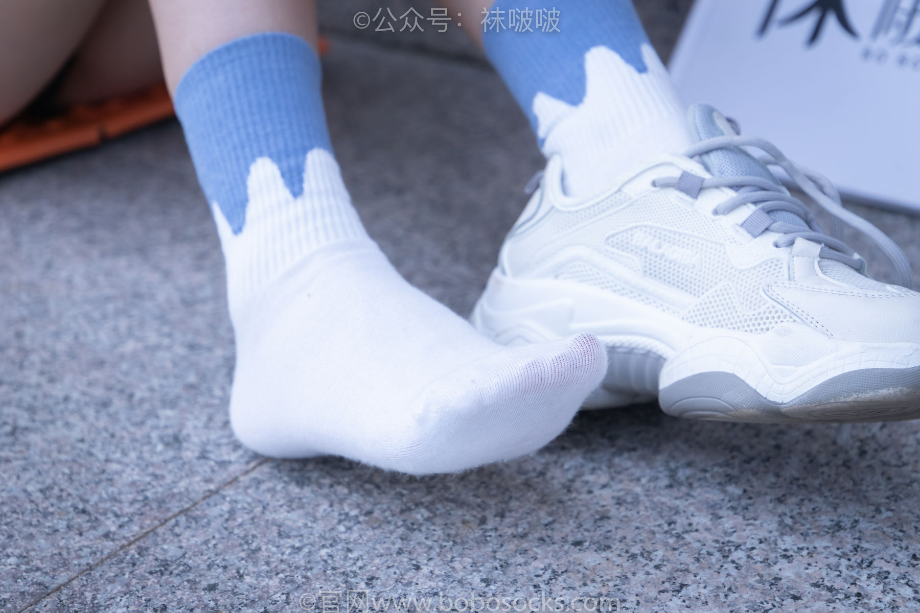 BoBoSocks袜啵啵 No.028 小米-运动鞋、白棉袜、裸足