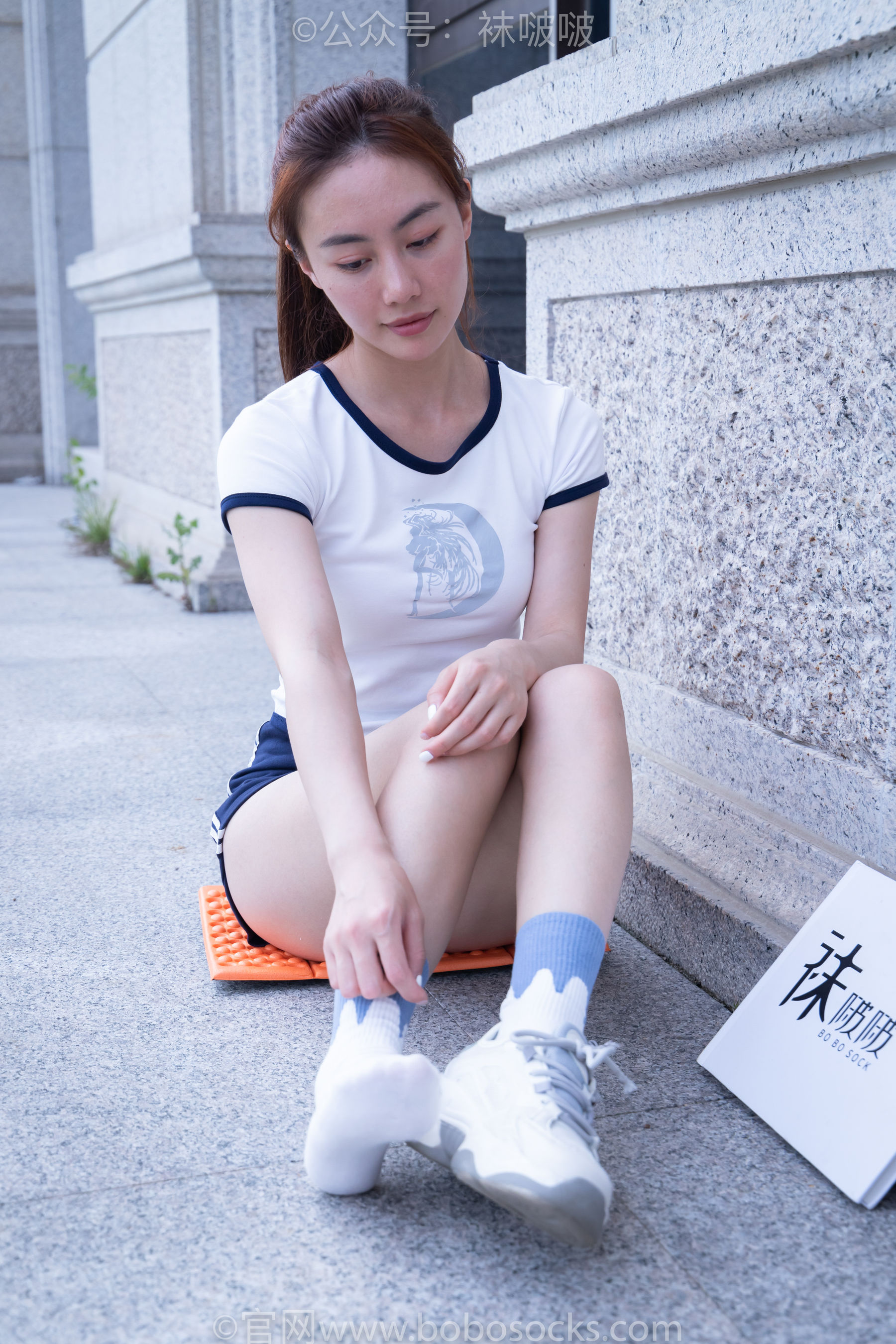 BoBoSocks袜啵啵 No.028 小米-运动鞋、白棉袜、裸足