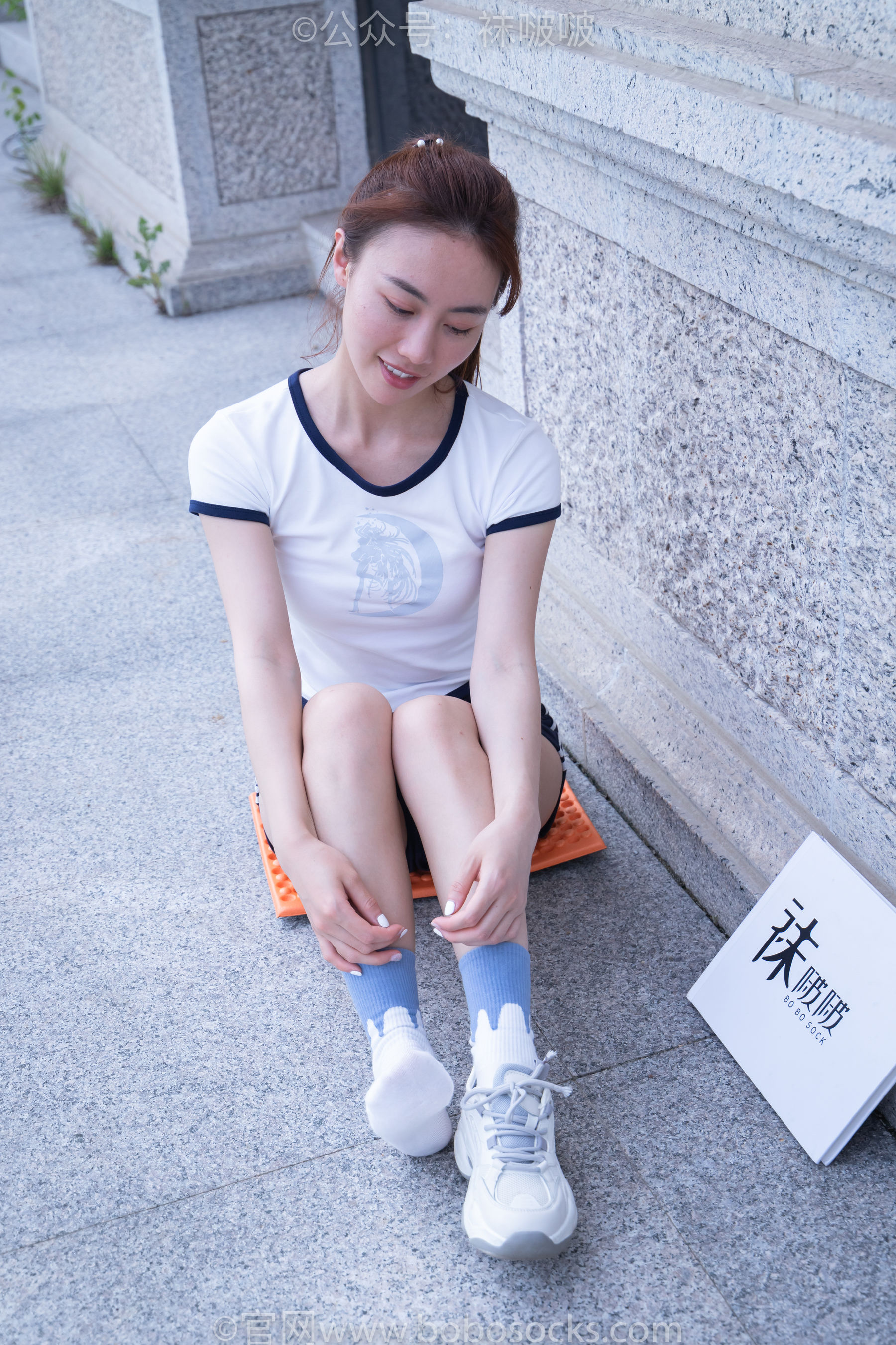 BoBoSocks袜啵啵 No.028 小米-运动鞋、白棉袜、裸足