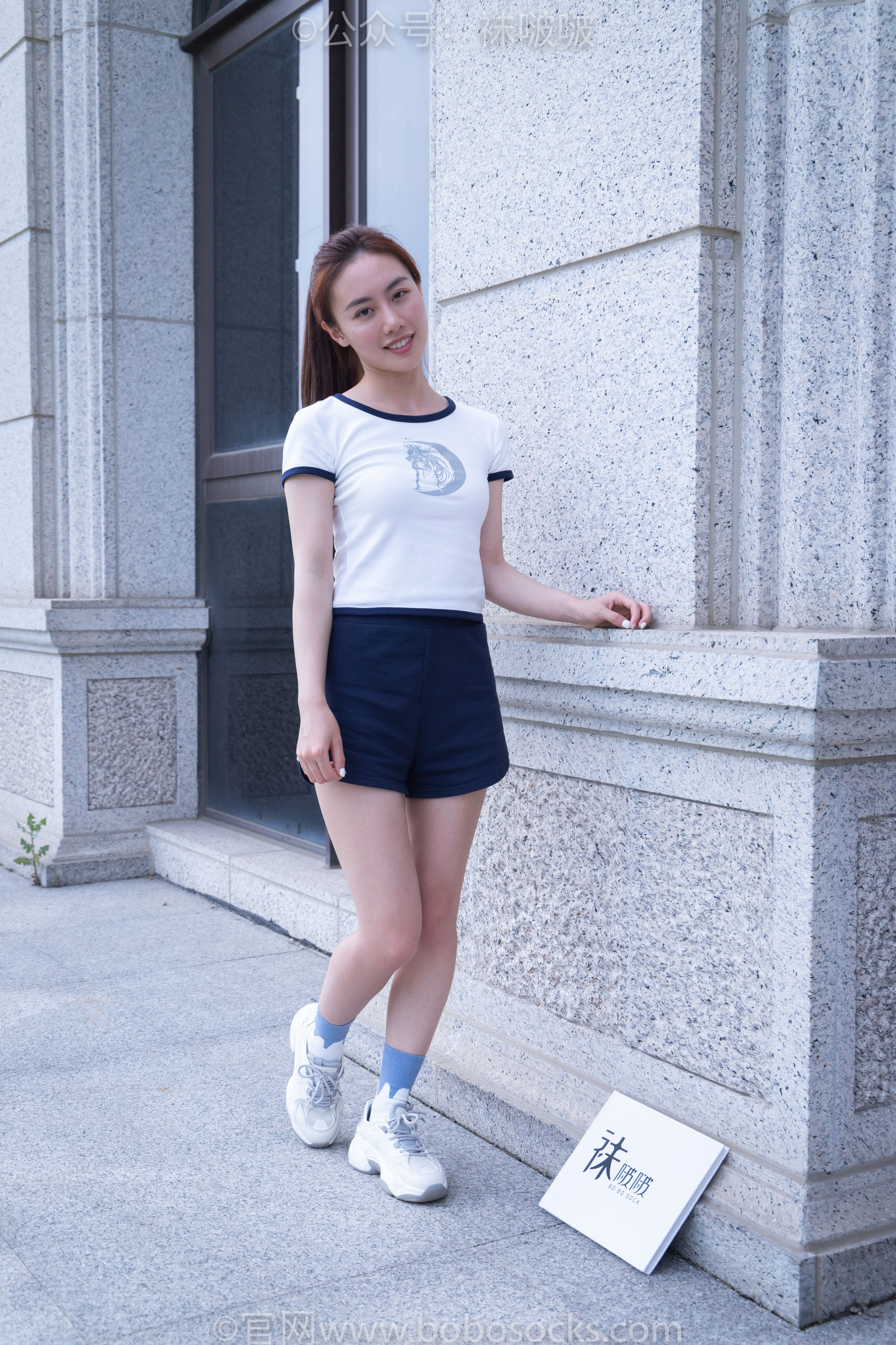 BoBoSocks袜啵啵 No.028 小米-运动鞋、白棉袜、裸足