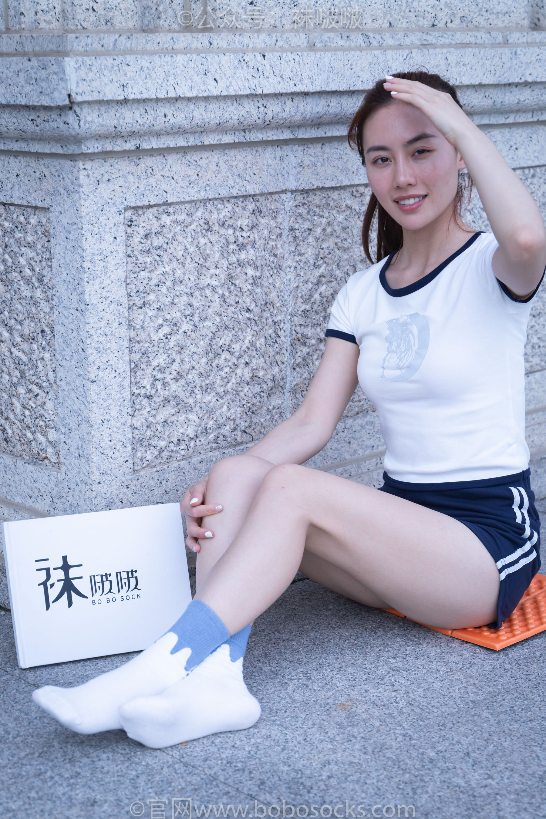 BoBoSocks袜啵啵 No.028 小米-运动鞋、白棉袜、裸足