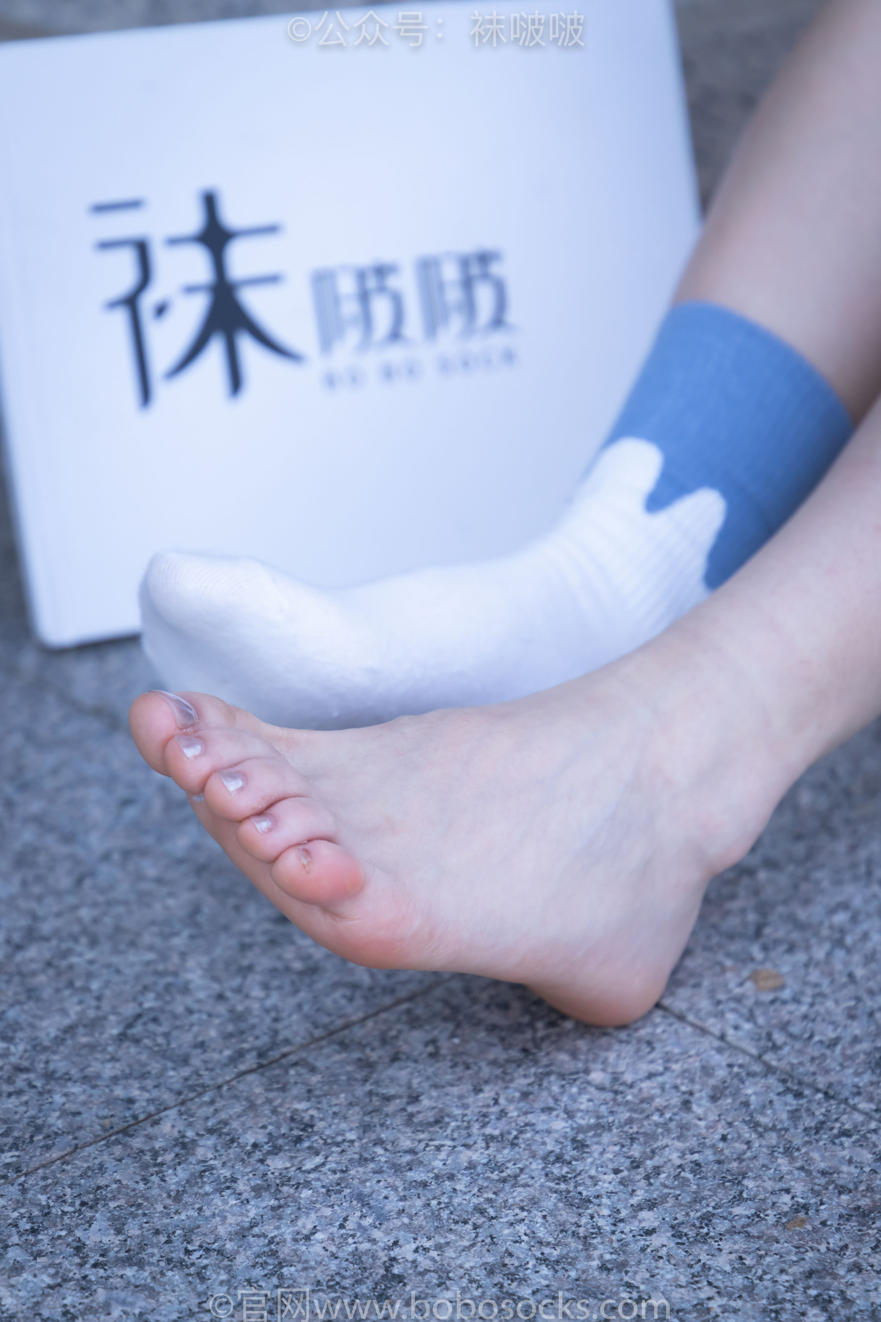 BoBoSocks袜啵啵 No.028 小米-运动鞋、白棉袜、裸足