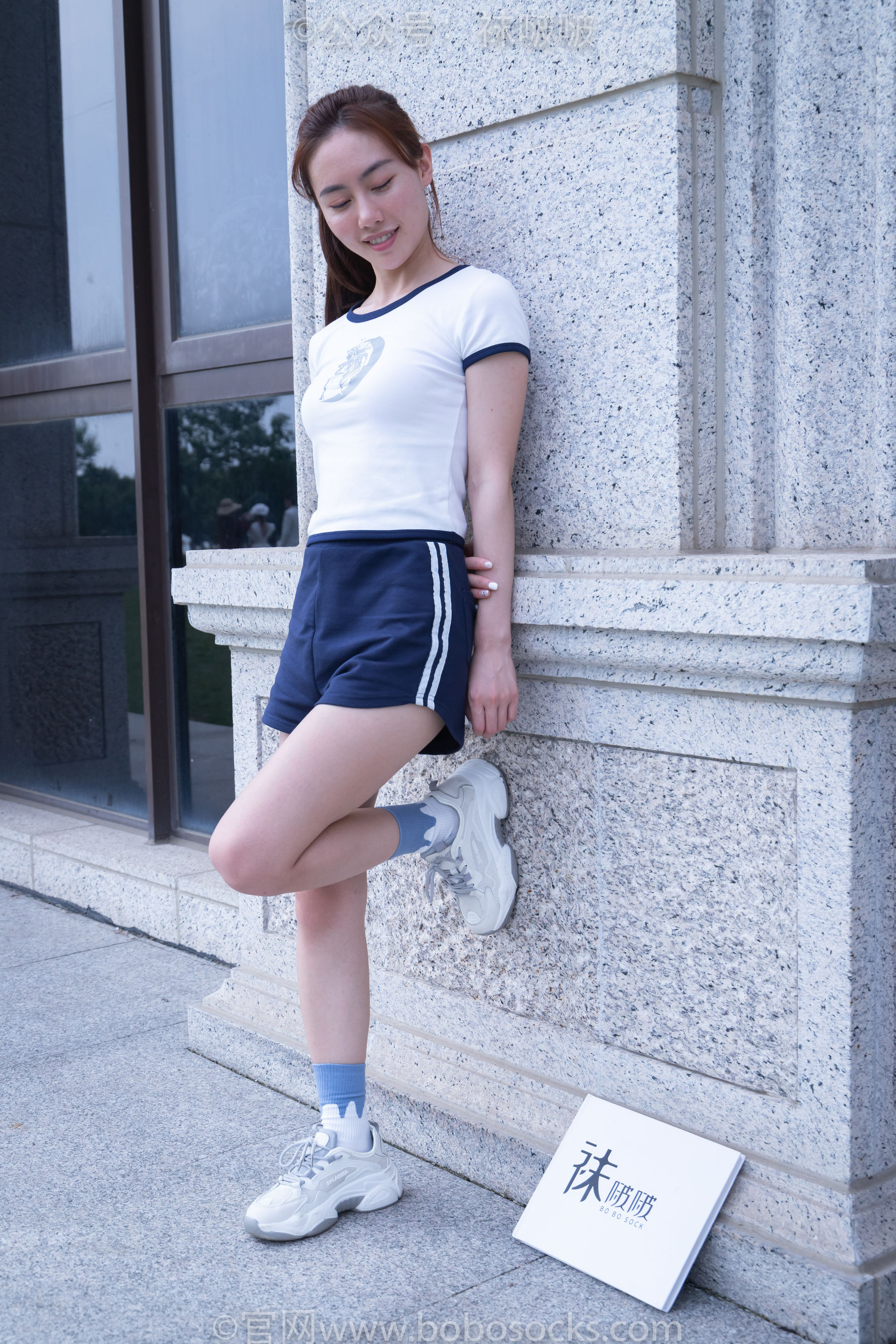 BoBoSocks袜啵啵 No.028 小米-运动鞋、白棉袜、裸足