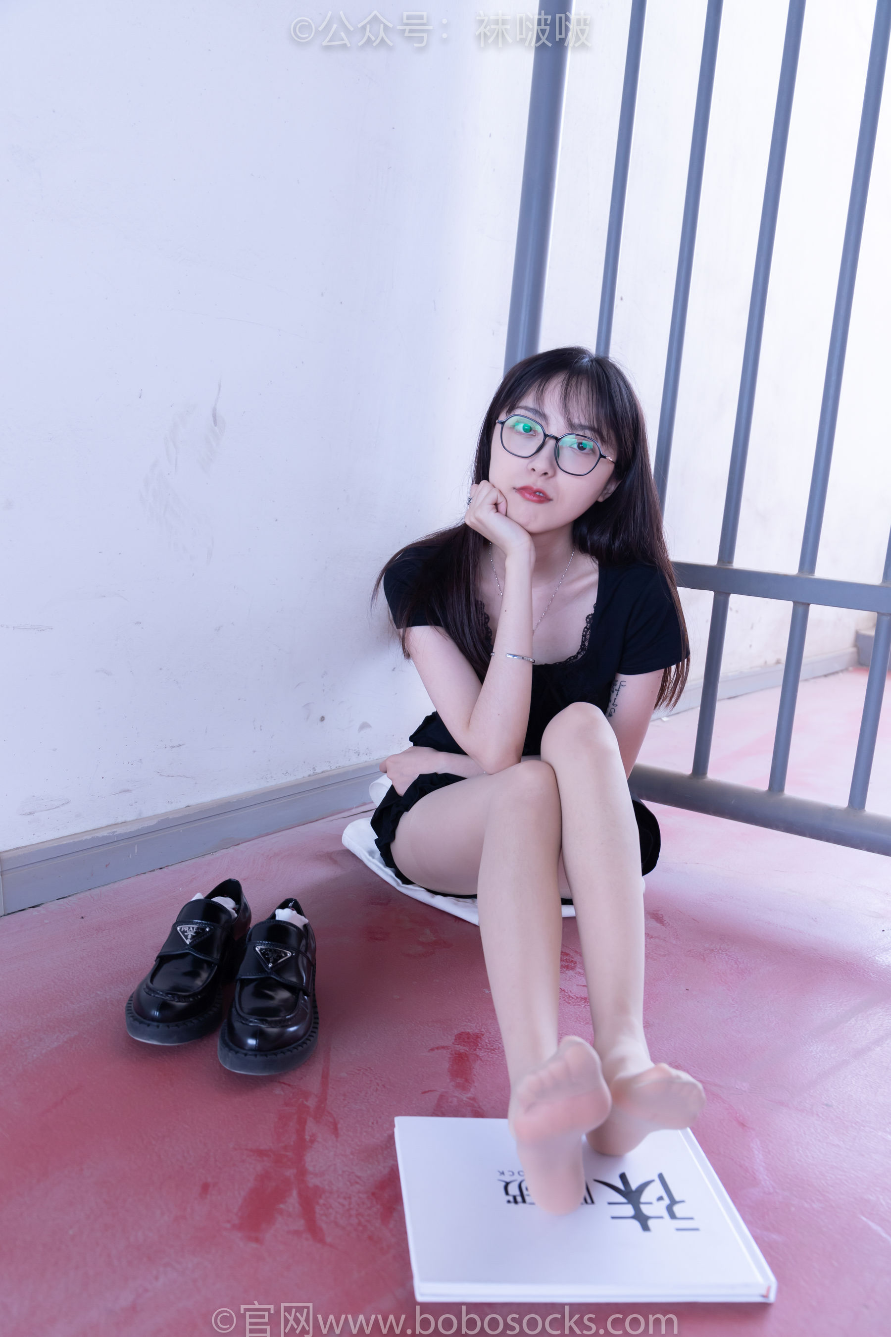BoBoSocks袜啵啵 No.030 稚予- 皮鞋、短白棉袜、肉丝