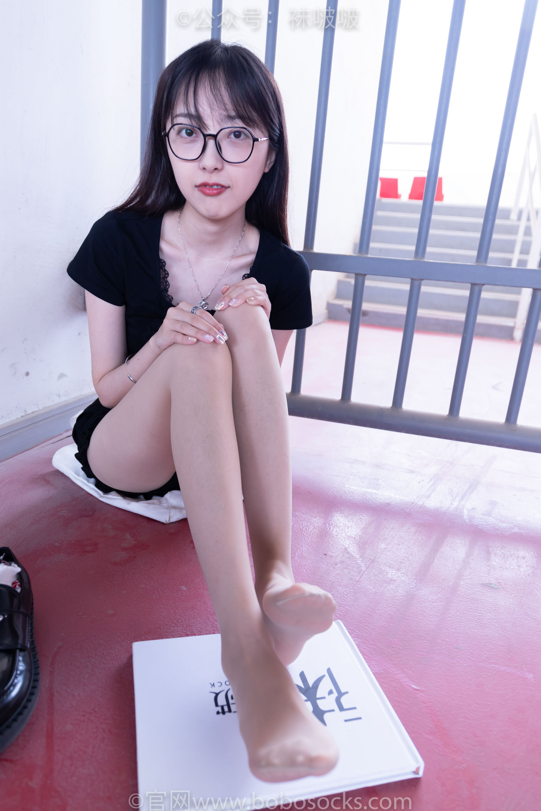 BoBoSocks袜啵啵 No.030 稚予- 皮鞋、短白棉袜、肉丝