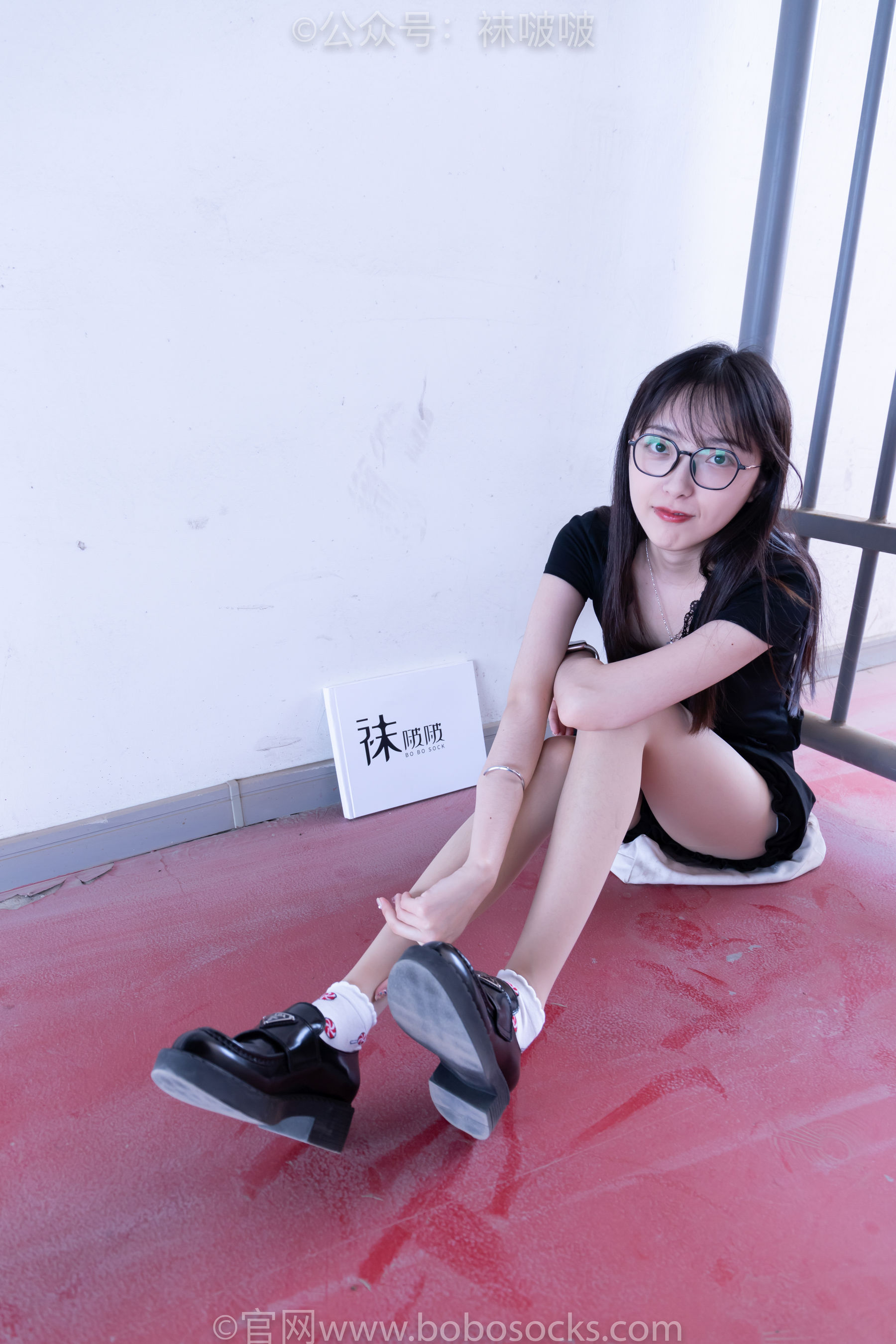 BoBoSocks袜啵啵 No.030 稚予- 皮鞋、短白棉袜、肉丝