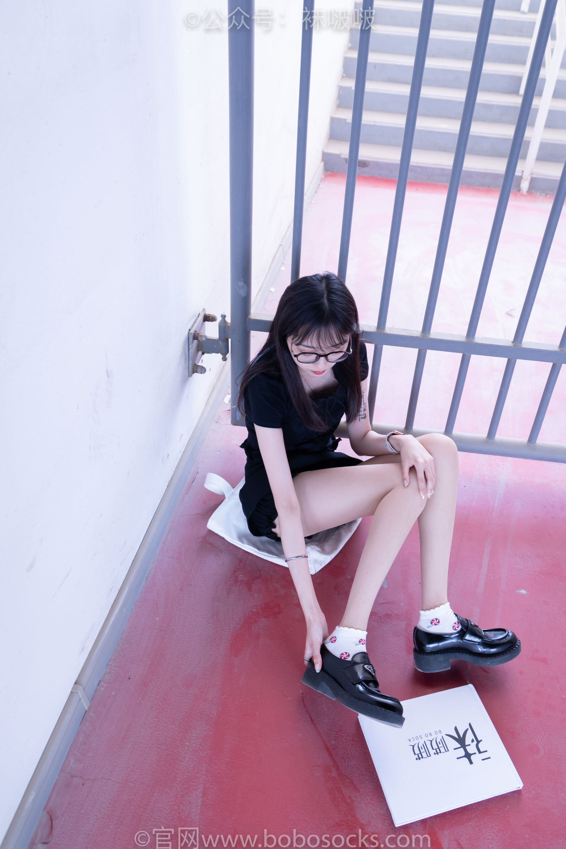 BoBoSocks袜啵啵 No.030 稚予- 皮鞋、短白棉袜、肉丝