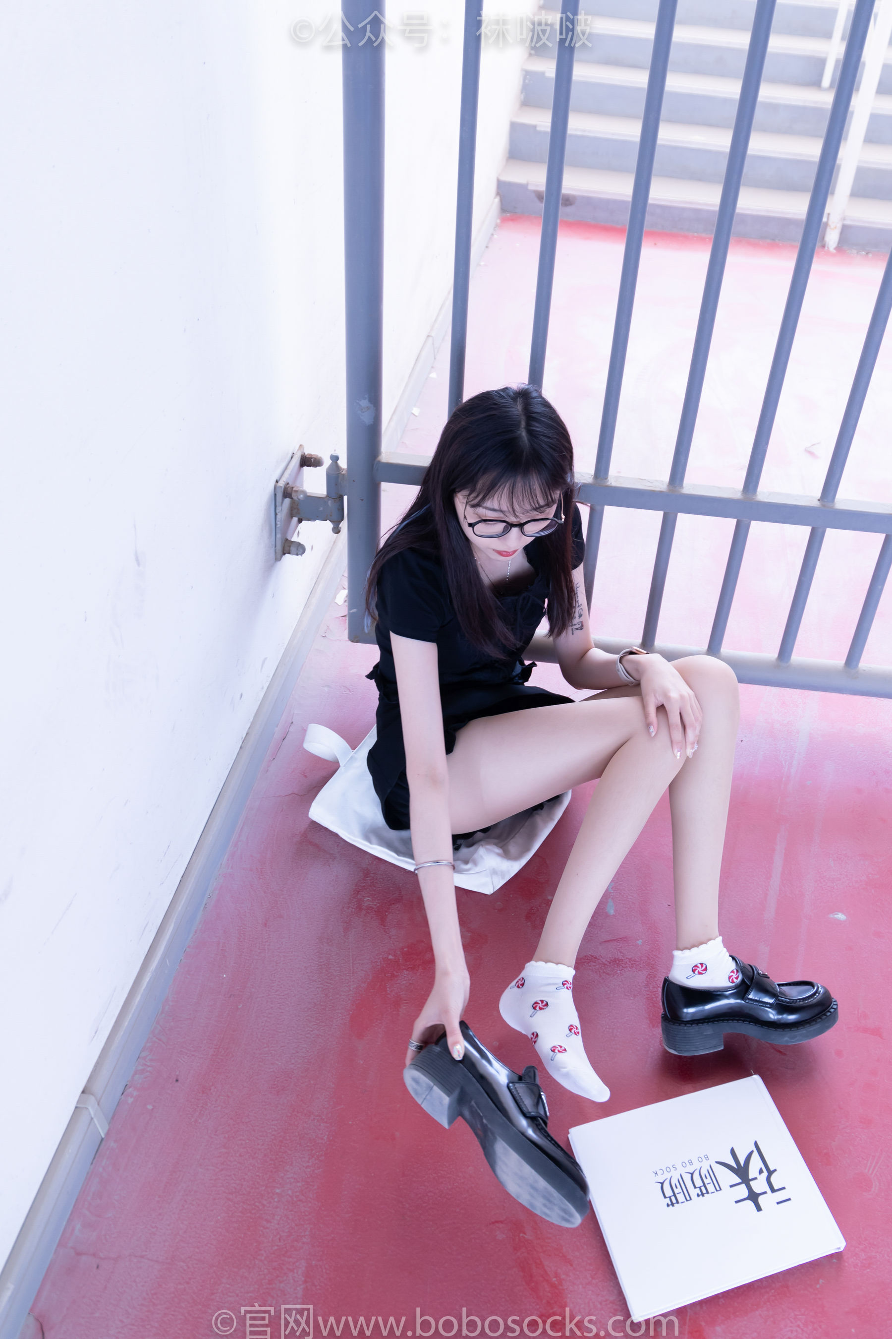BoBoSocks袜啵啵 No.030 稚予- 皮鞋、短白棉袜、肉丝