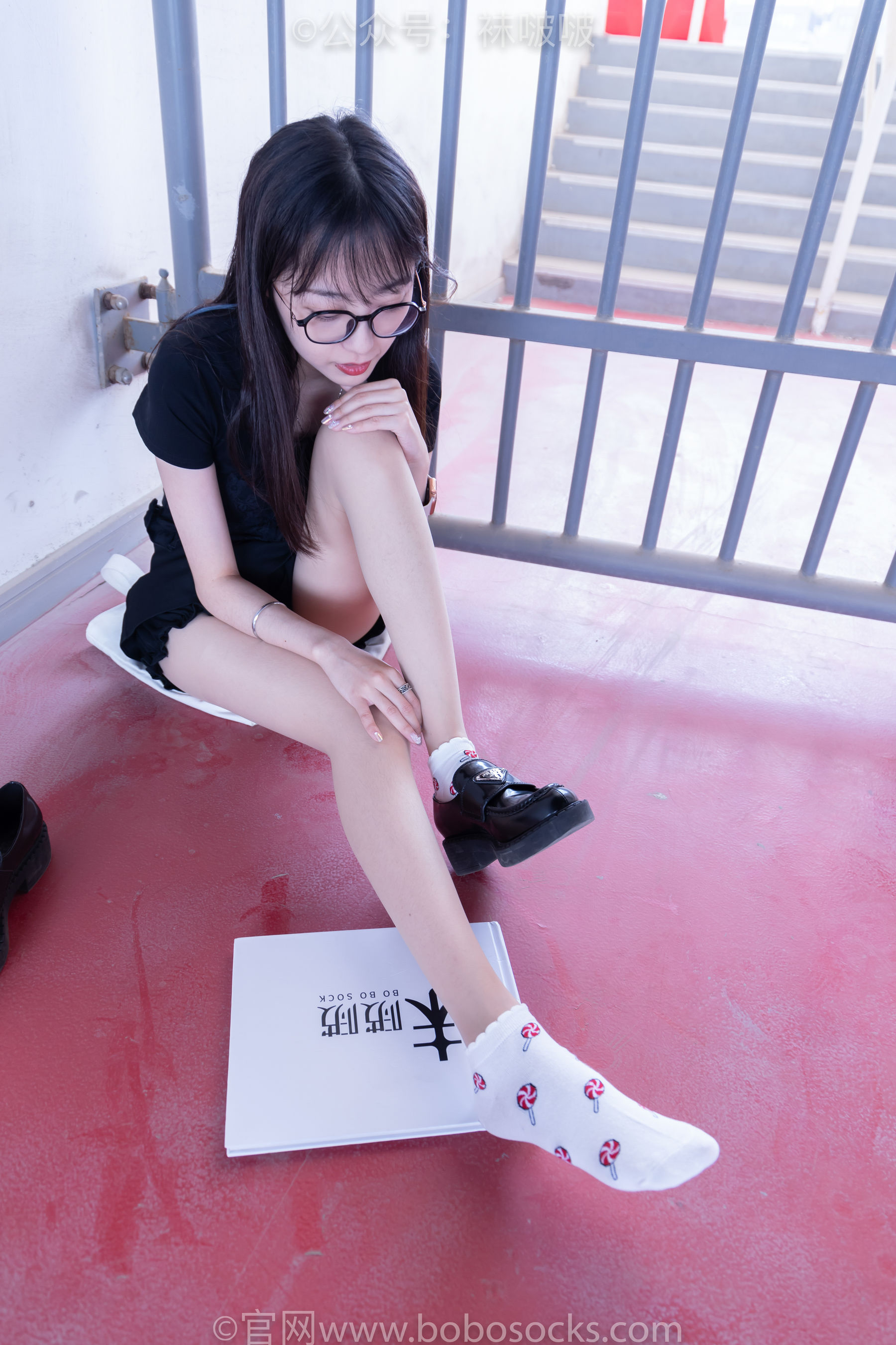 BoBoSocks袜啵啵 No.030 稚予- 皮鞋、短白棉袜、肉丝