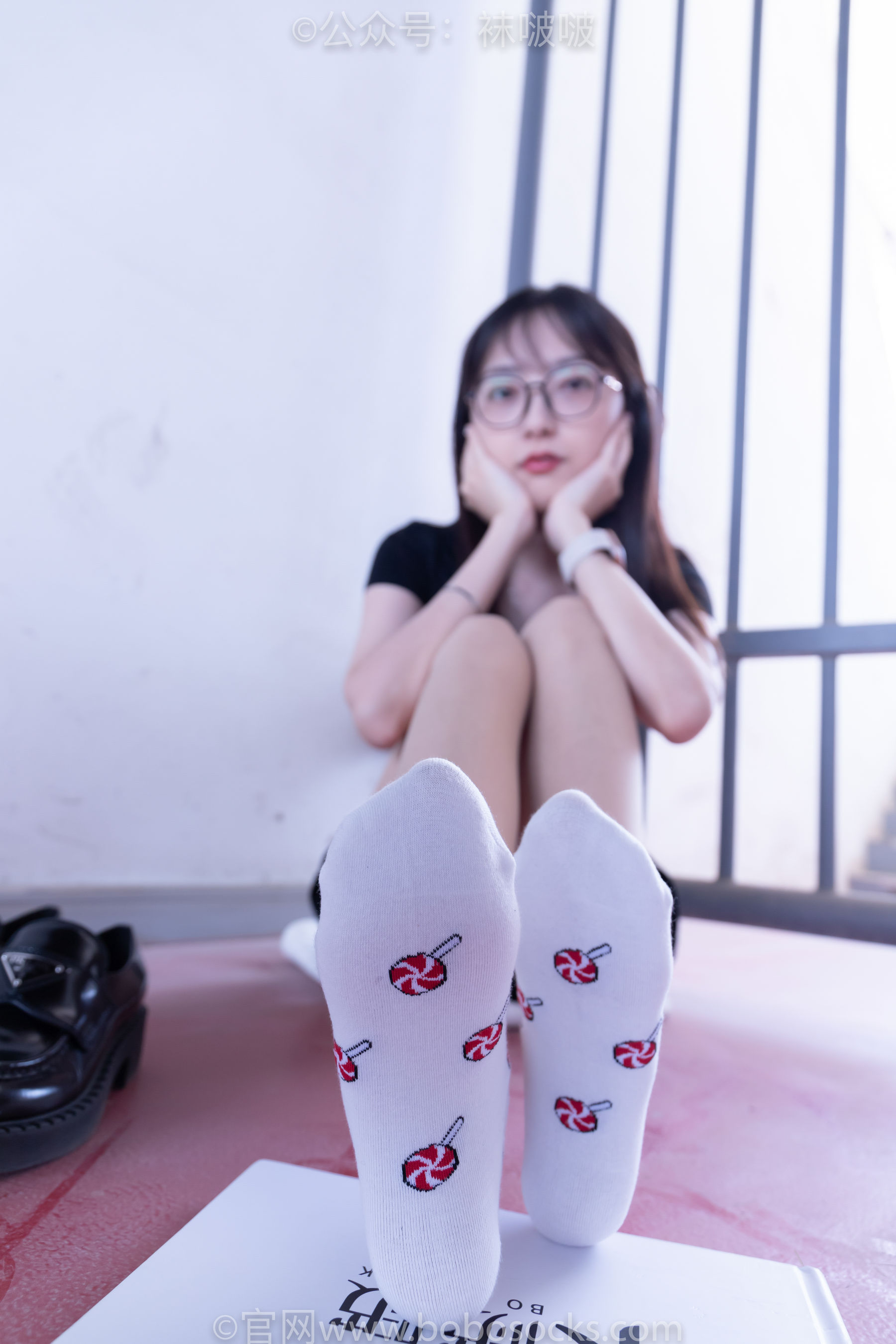 BoBoSocks袜啵啵 No.030 稚予- 皮鞋、短白棉袜、肉丝