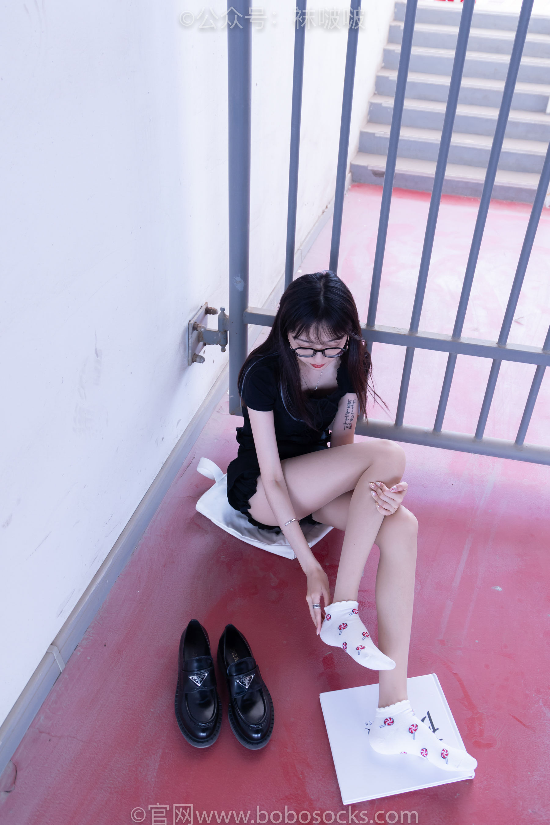BoBoSocks袜啵啵 No.030 稚予- 皮鞋、短白棉袜、肉丝