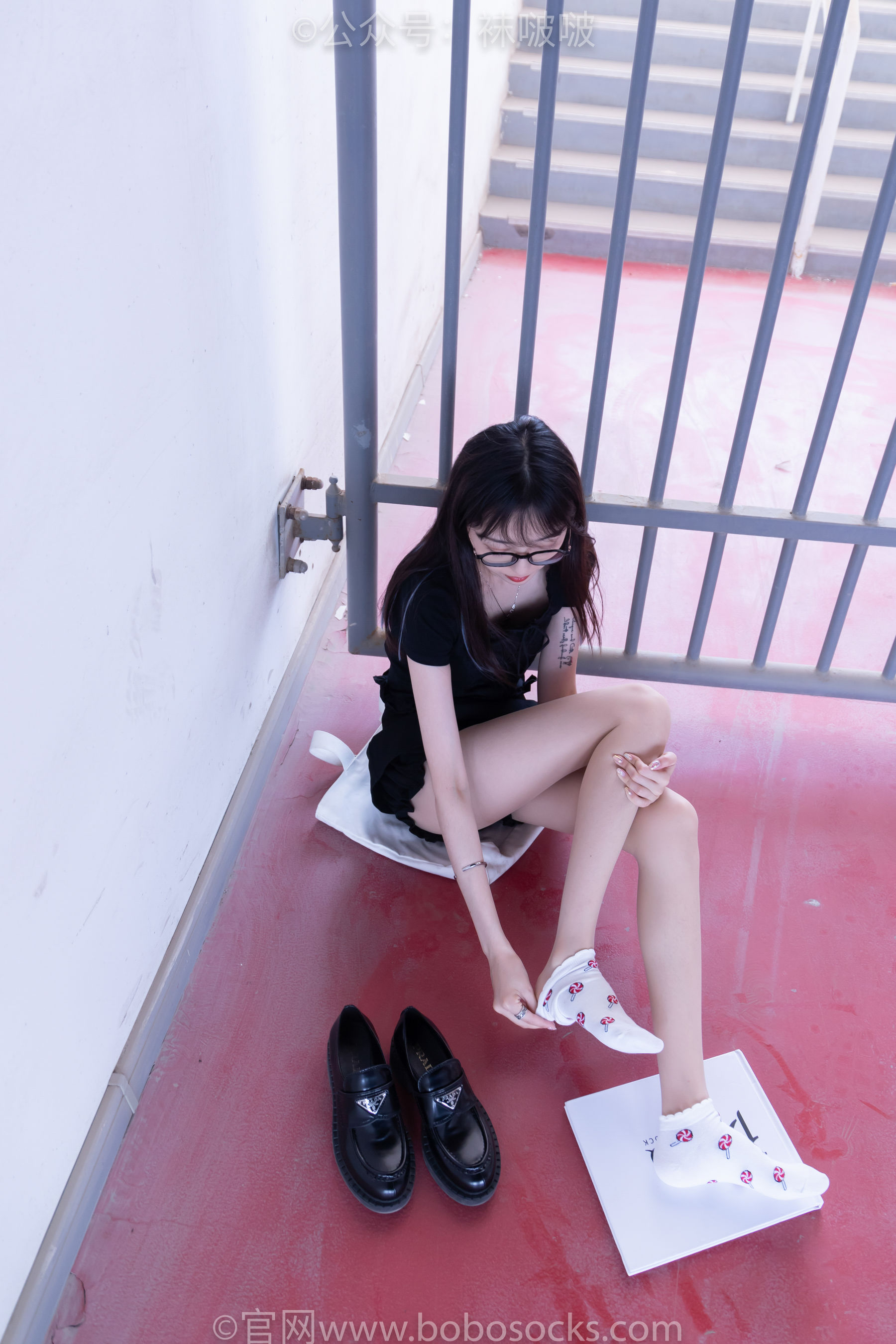 BoBoSocks袜啵啵 No.030 稚予- 皮鞋、短白棉袜、肉丝