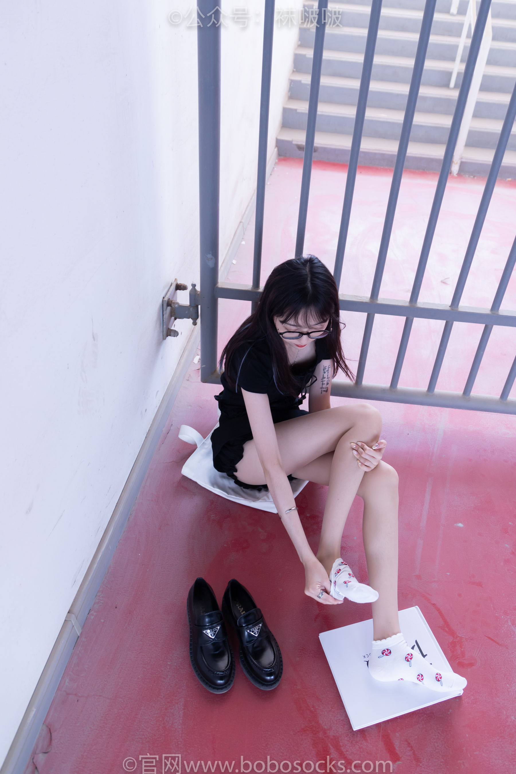 BoBoSocks袜啵啵 No.030 稚予- 皮鞋、短白棉袜、肉丝