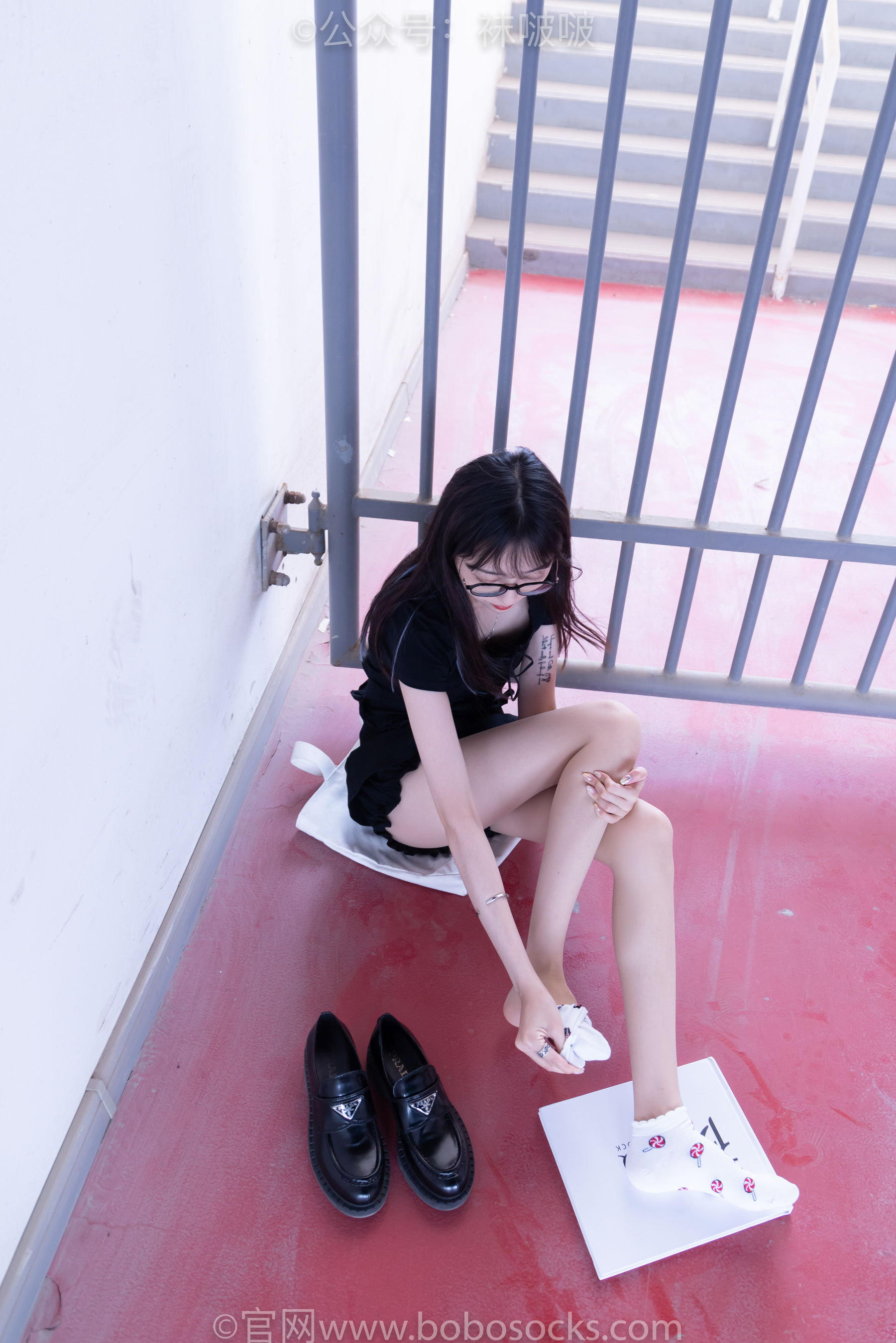BoBoSocks袜啵啵 No.030 稚予- 皮鞋、短白棉袜、肉丝
