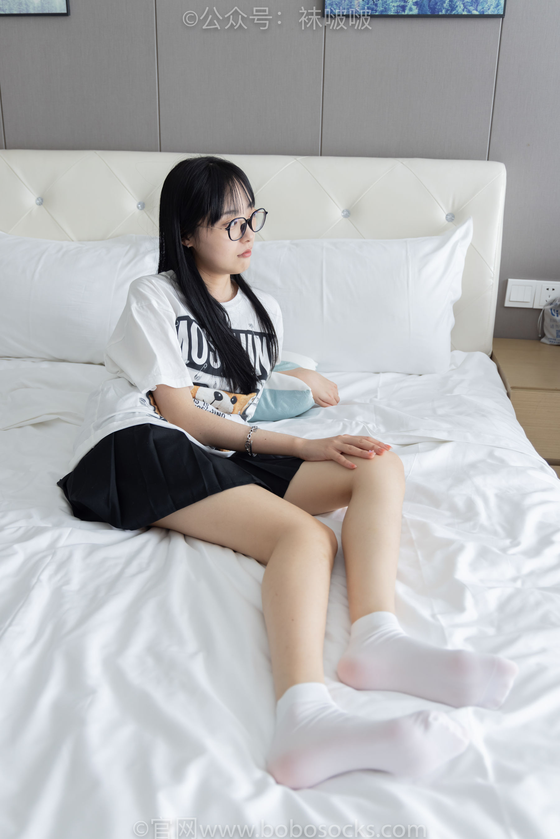 BoBoSocks袜啵啵 No.033 稚予-贝壳头、天鹅绒黑袜、天鹅绒白袜