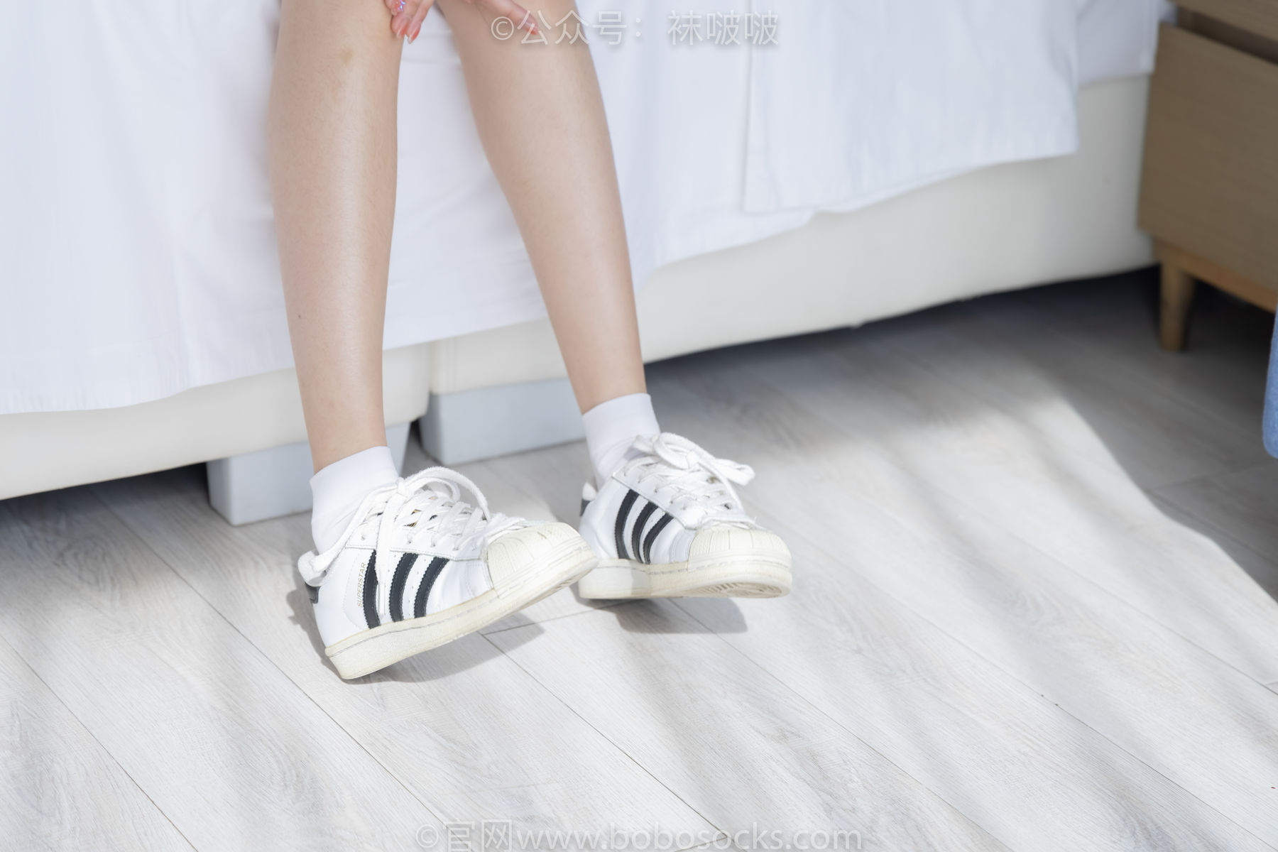 BoBoSocks袜啵啵 No.033 稚予-贝壳头、天鹅绒黑袜、天鹅绒白袜
