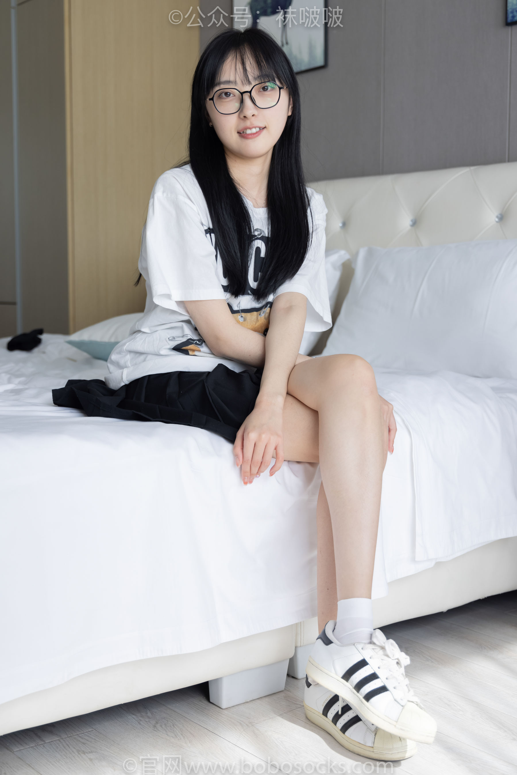 BoBoSocks袜啵啵 No.033 稚予-贝壳头、天鹅绒黑袜、天鹅绒白袜