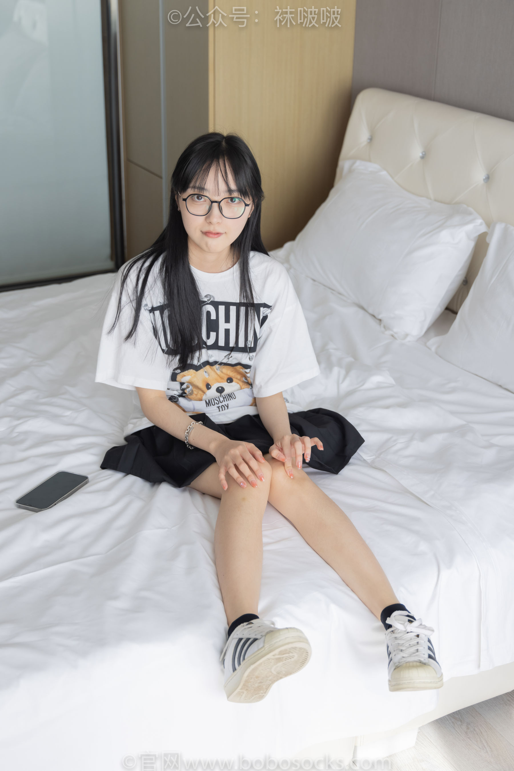 BoBoSocks袜啵啵 No.033 稚予-贝壳头、天鹅绒黑袜、天鹅绒白袜