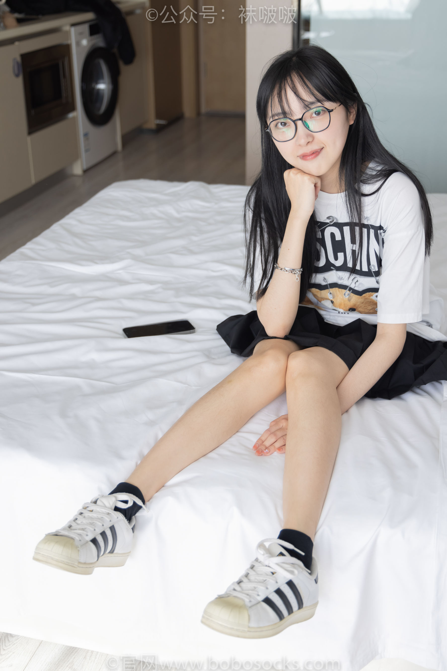 BoBoSocks袜啵啵 No.033 稚予-贝壳头、天鹅绒黑袜、天鹅绒白袜