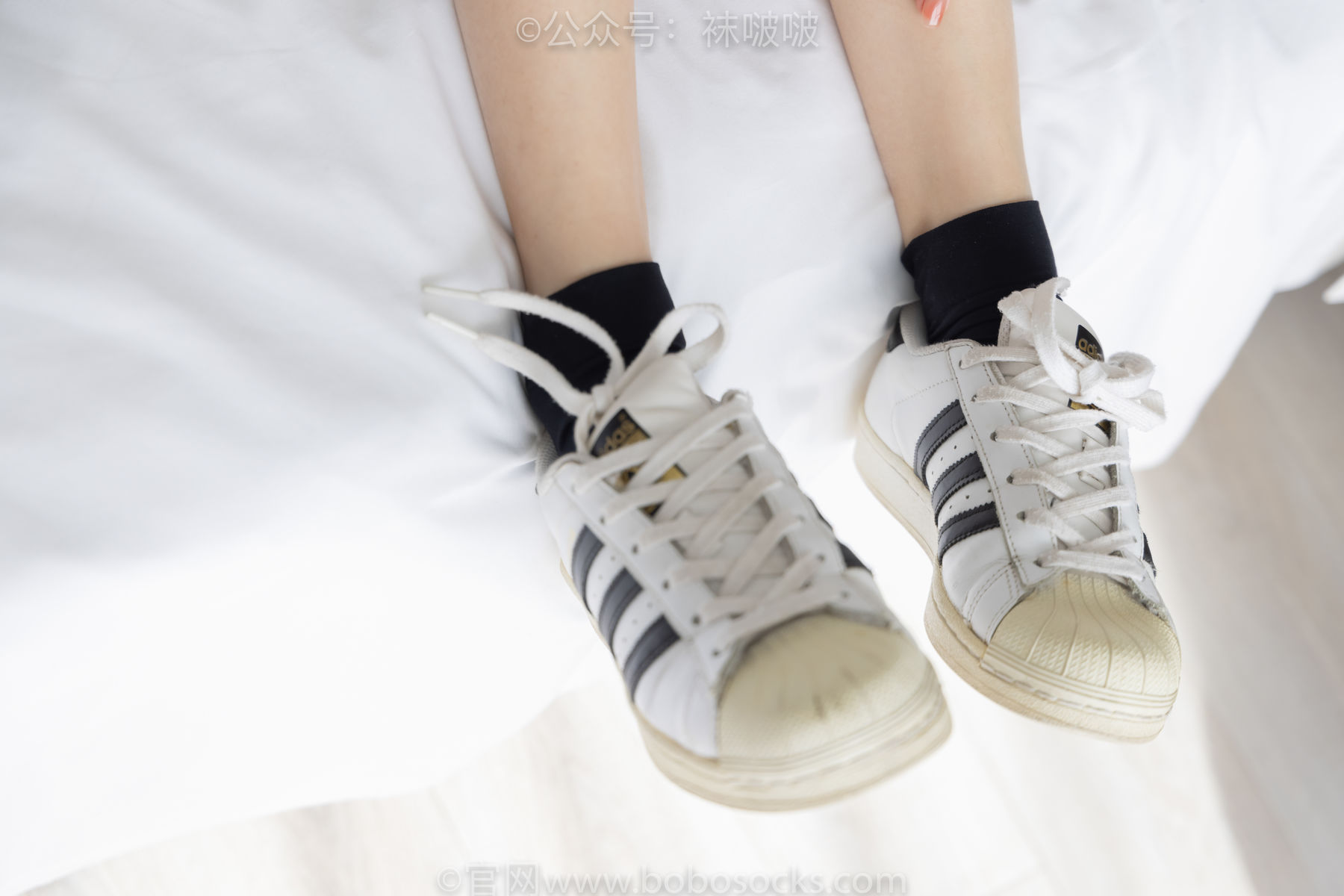 BoBoSocks袜啵啵 No.033 稚予-贝壳头、天鹅绒黑袜、天鹅绒白袜