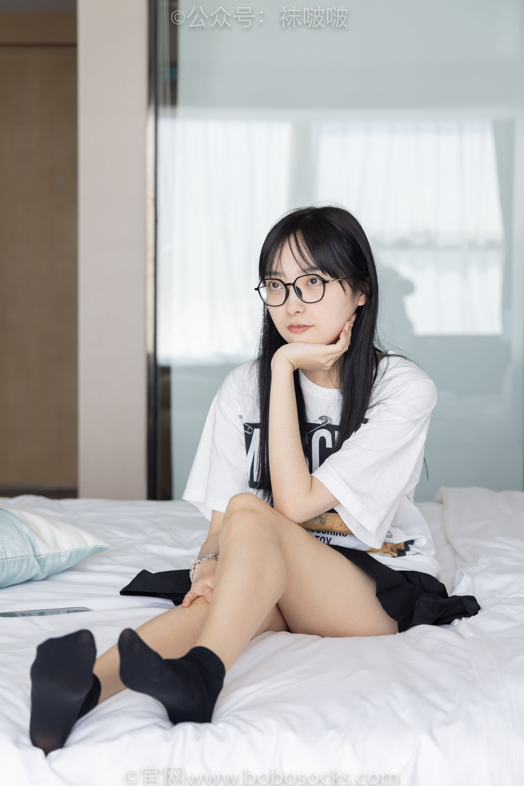 BoBoSocks袜啵啵 No.033 稚予-贝壳头、天鹅绒黑袜、天鹅绒白袜