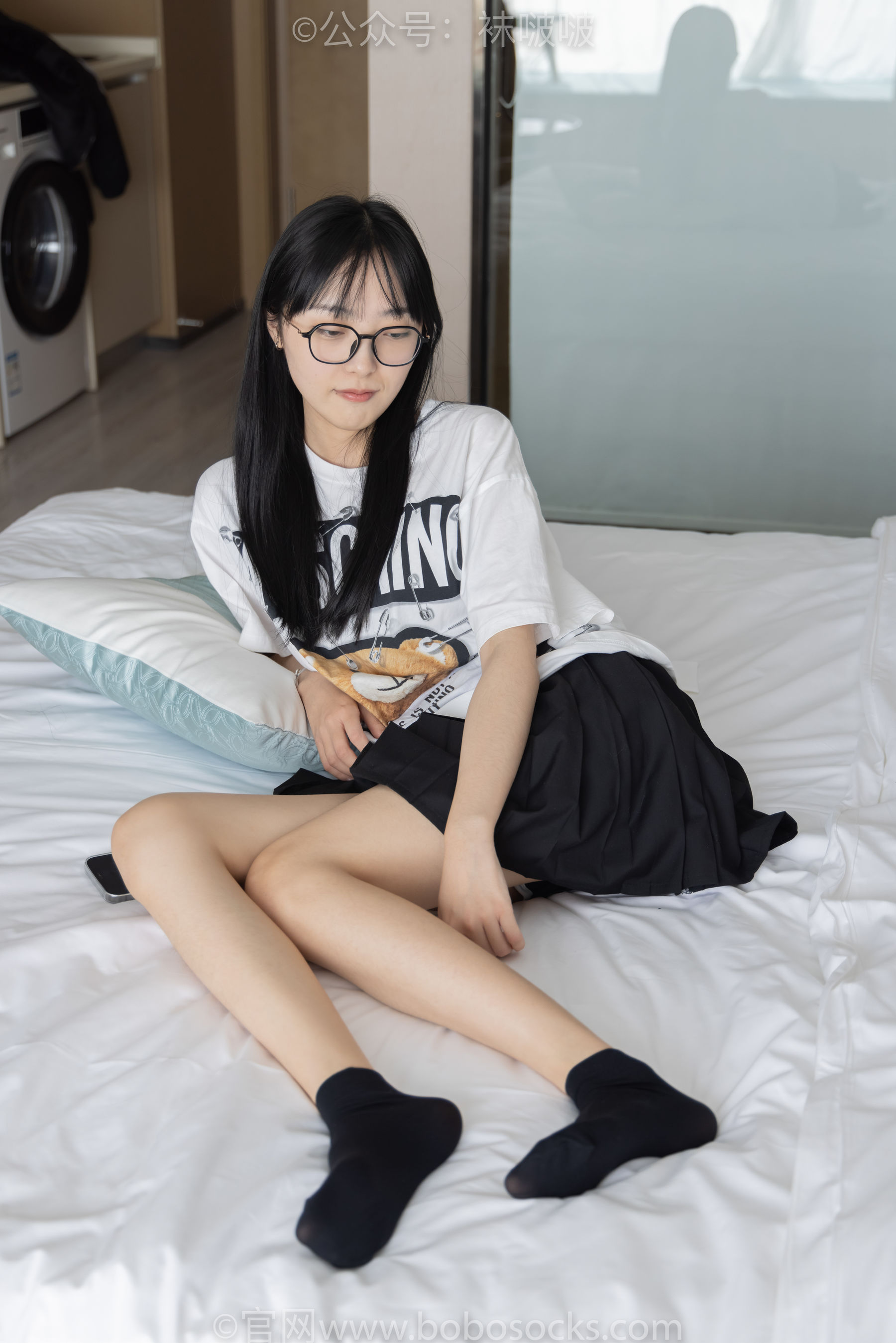 BoBoSocks袜啵啵 No.033 稚予-贝壳头、天鹅绒黑袜、天鹅绒白袜