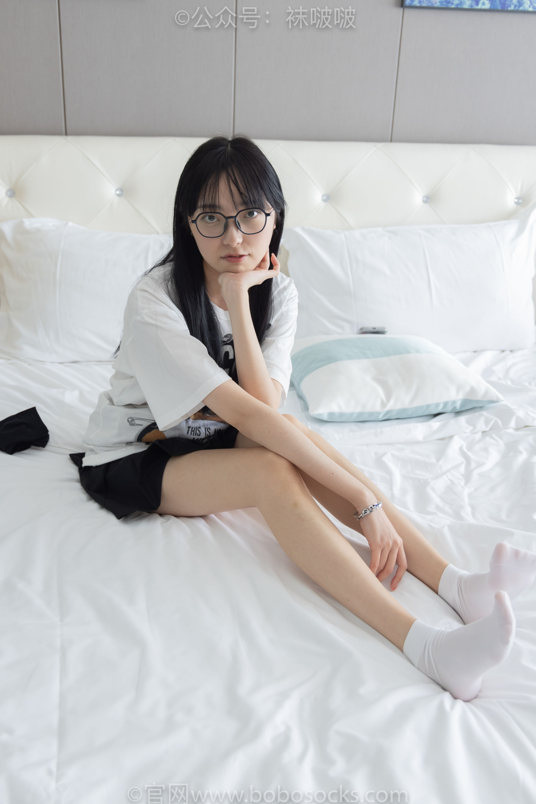 BoBoSocks袜啵啵 No.033 稚予-贝壳头、天鹅绒黑袜、天鹅绒白袜
