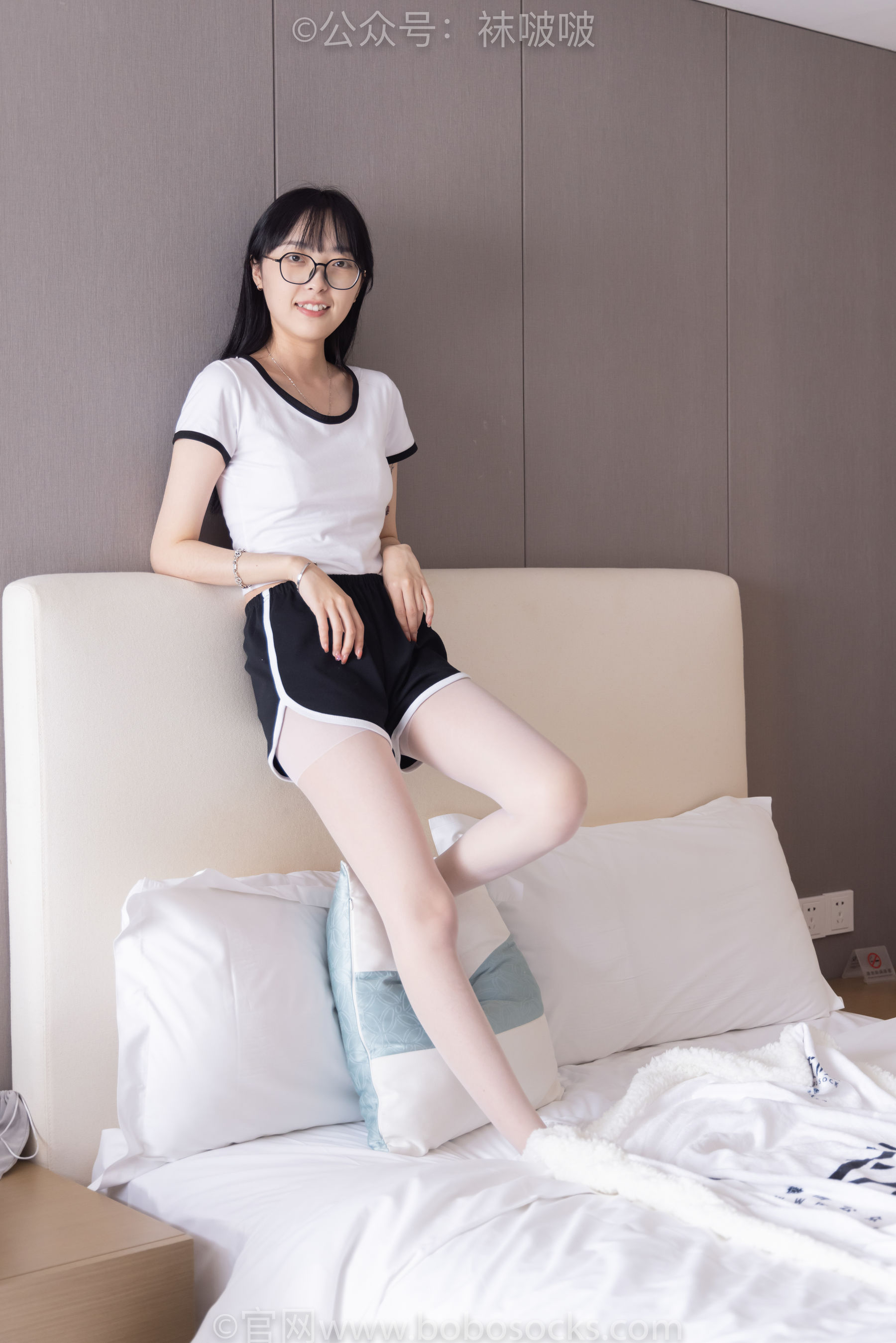 BoBoSocks袜啵啵 No.037 稚予-帆布鞋、短白棉袜、白丝