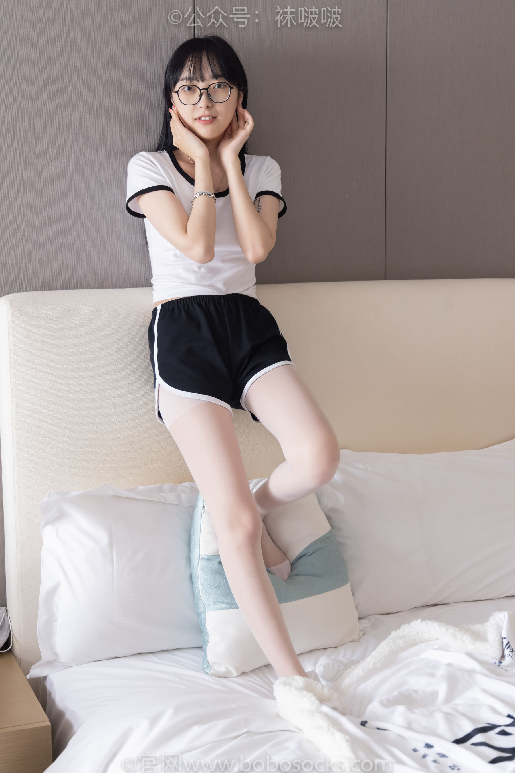 BoBoSocks袜啵啵 No.037 稚予-帆布鞋、短白棉袜、白丝
