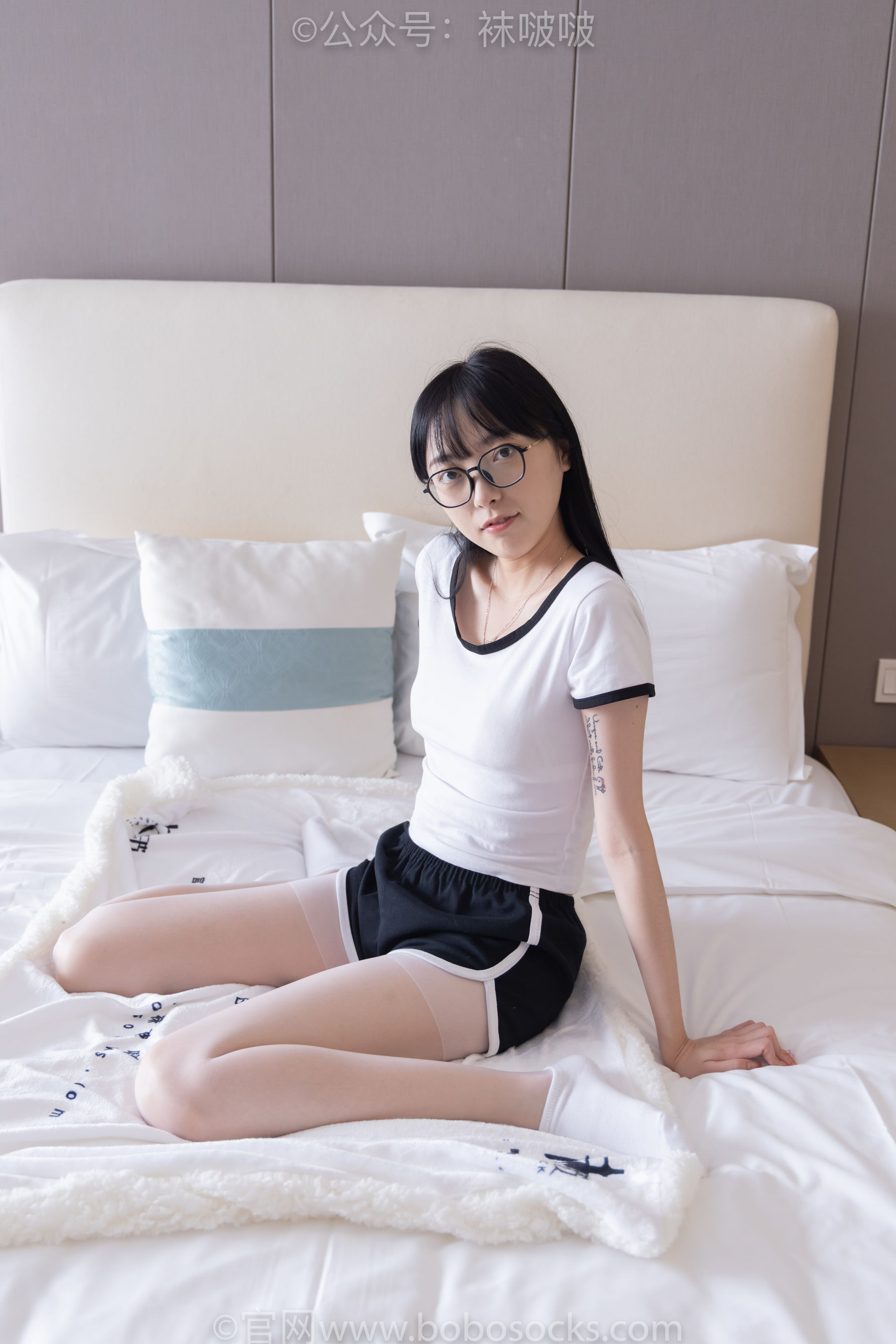 BoBoSocks袜啵啵 No.037 稚予-帆布鞋、短白棉袜、白丝