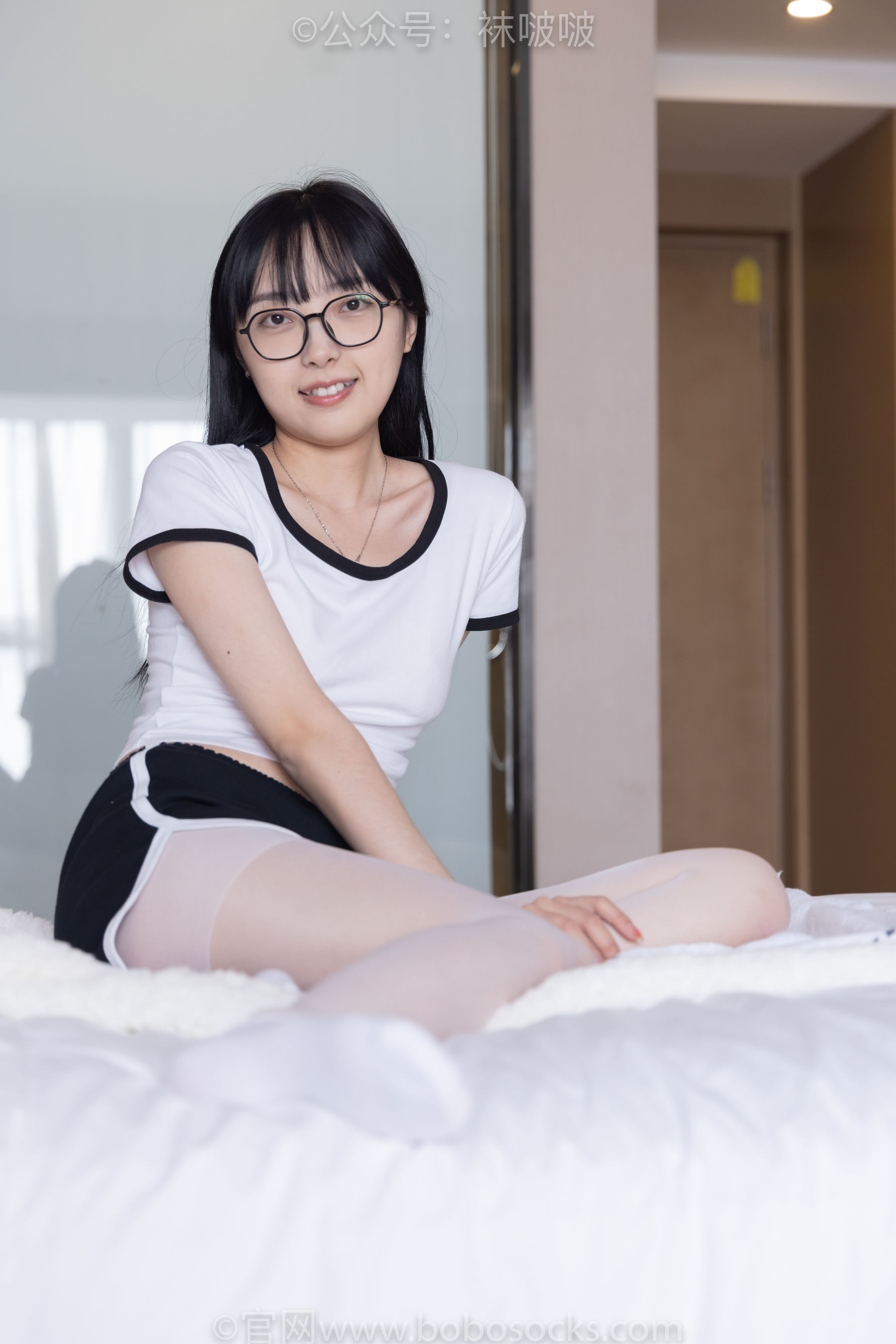 BoBoSocks袜啵啵 No.037 稚予-帆布鞋、短白棉袜、白丝