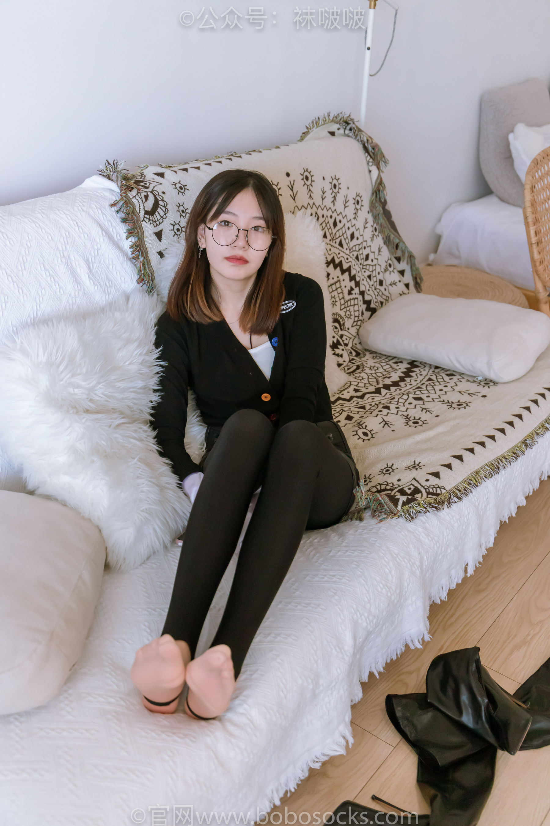 BoBoSocks袜啵啵 No.041 小甜豆-高跟长靴、黑色踩脚裤、肉丝