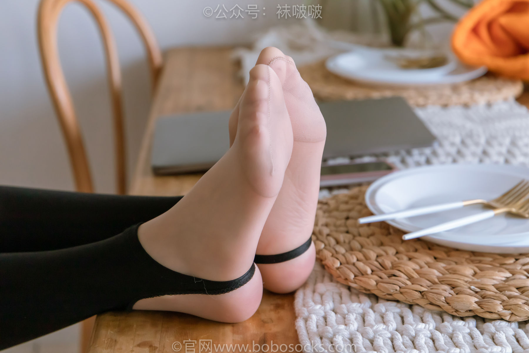 BoBoSocks袜啵啵 No.041 小甜豆-高跟长靴、黑色踩脚裤、肉丝