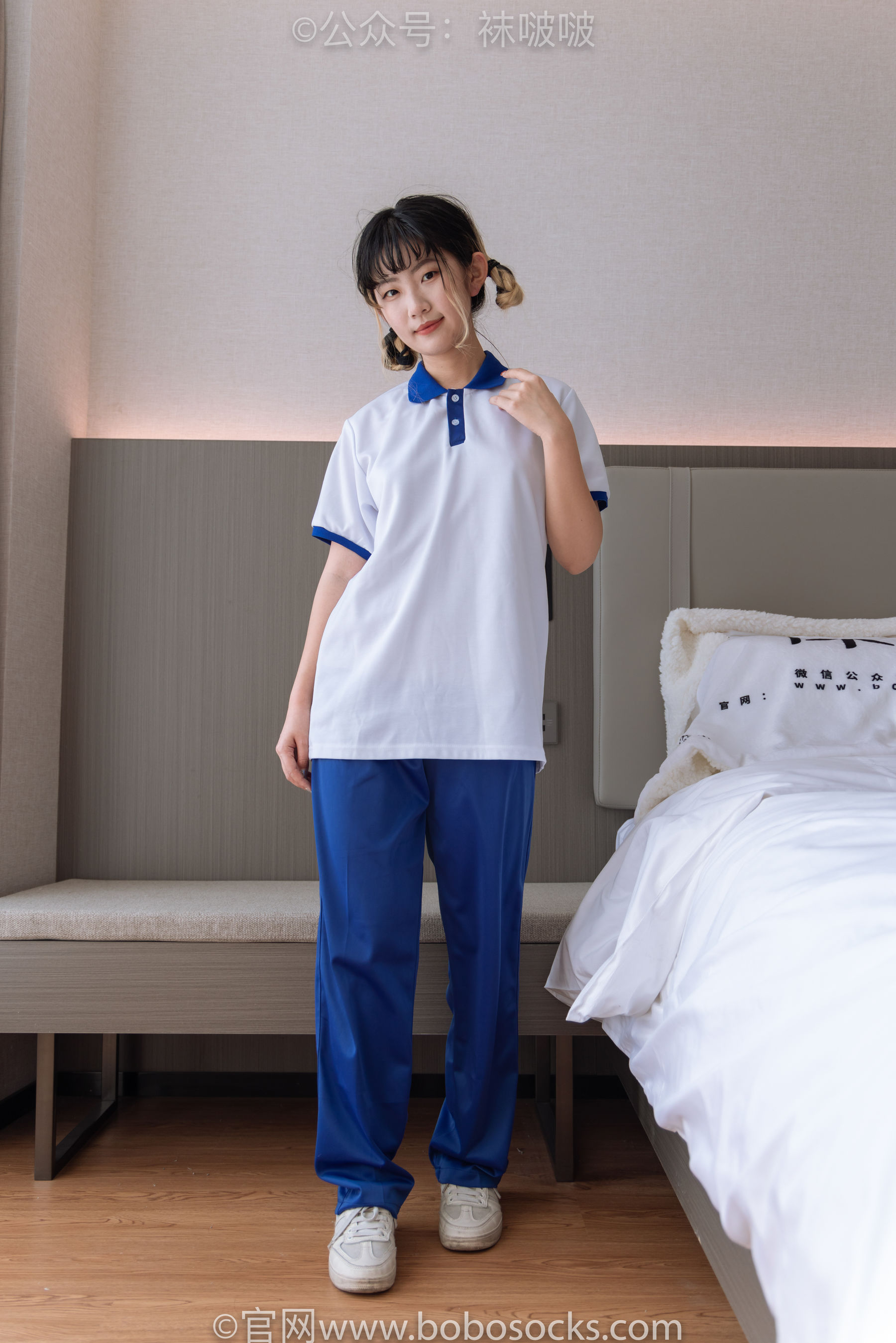 BoBoSocks袜啵啵 No.042 砂糖-校服、板鞋、白棉袜、油亮白丝