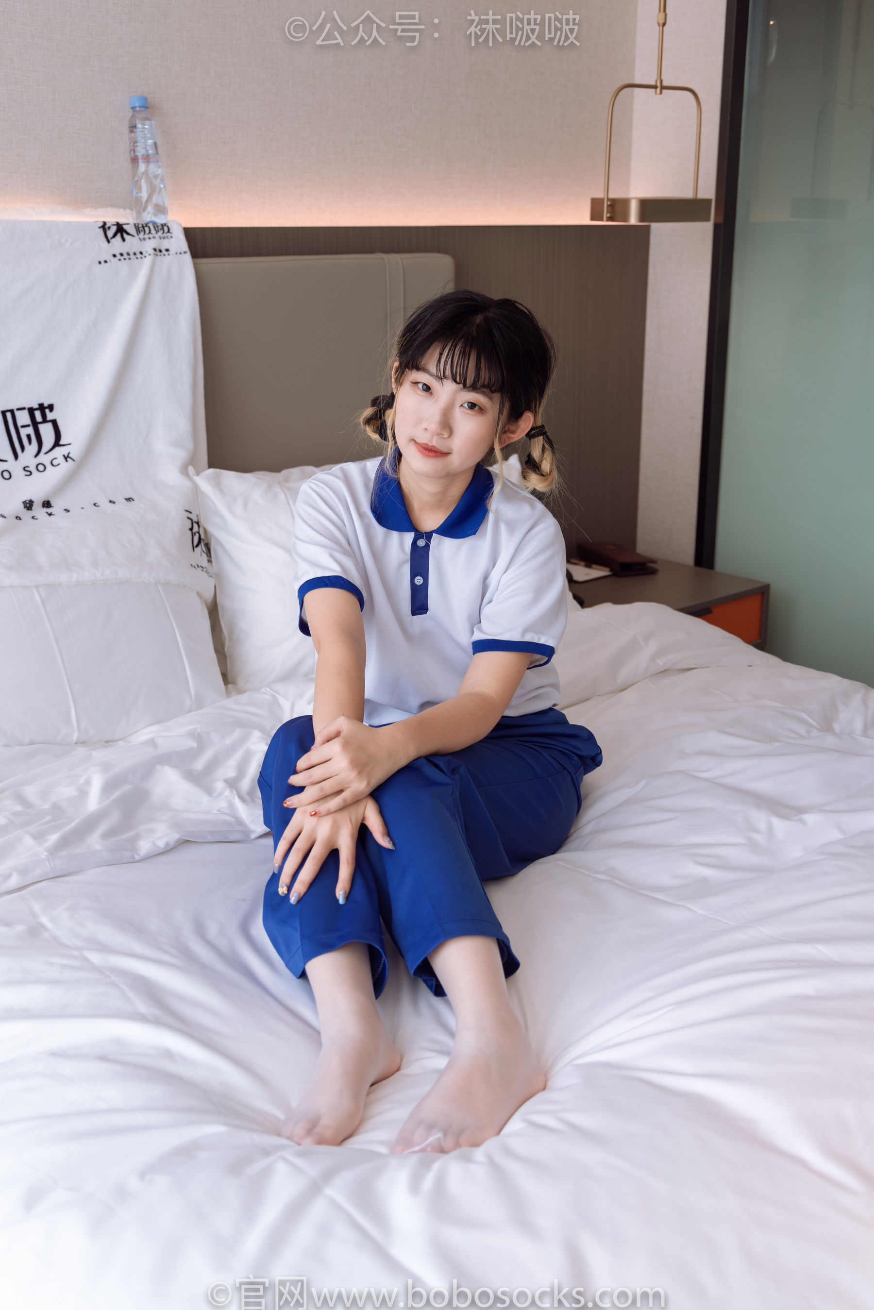 BoBoSocks袜啵啵 No.042 砂糖-校服、板鞋、白棉袜、油亮白丝
