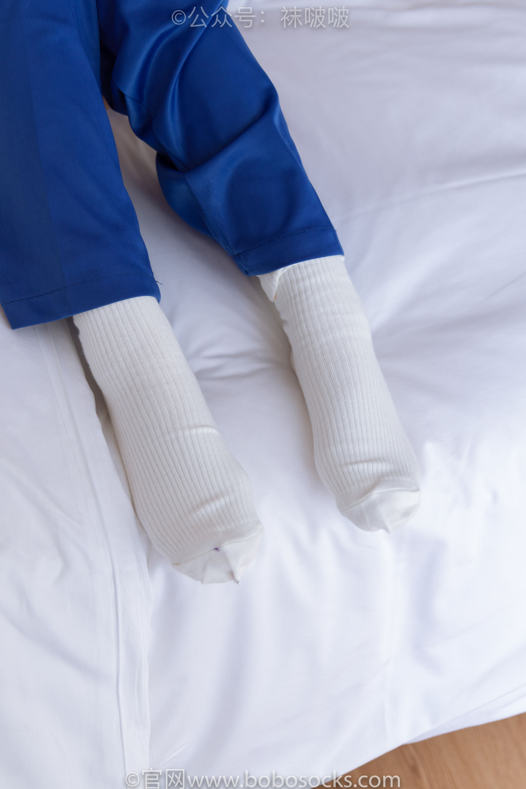 BoBoSocks袜啵啵 No.042 砂糖-校服、板鞋、白棉袜、油亮白丝
