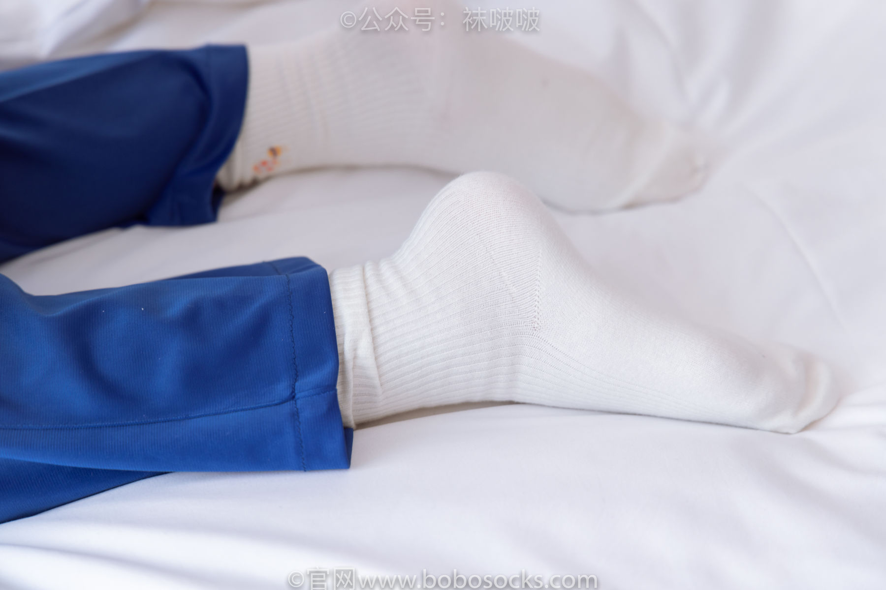 BoBoSocks袜啵啵 No.042 砂糖-校服、板鞋、白棉袜、油亮白丝