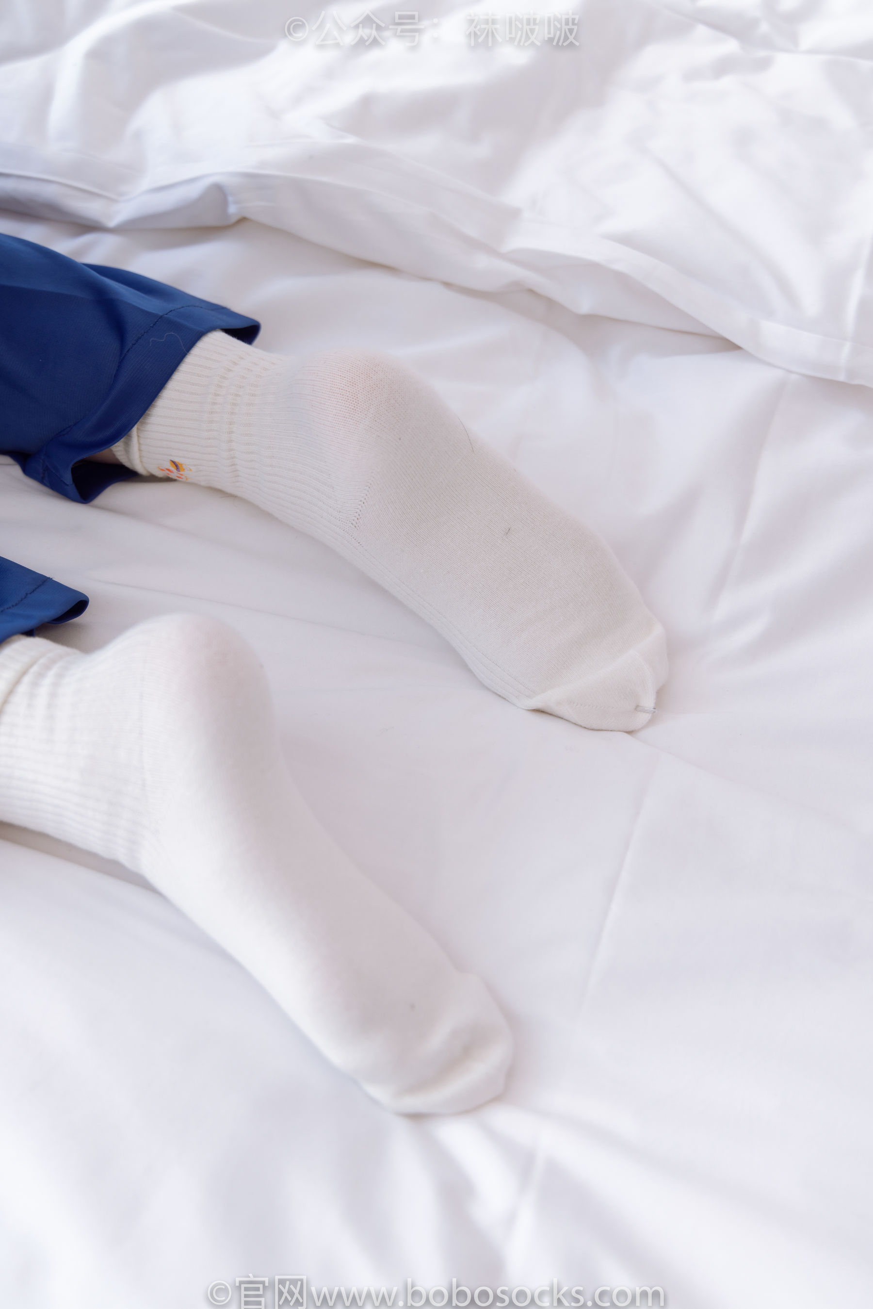 BoBoSocks袜啵啵 No.042 砂糖-校服、板鞋、白棉袜、油亮白丝