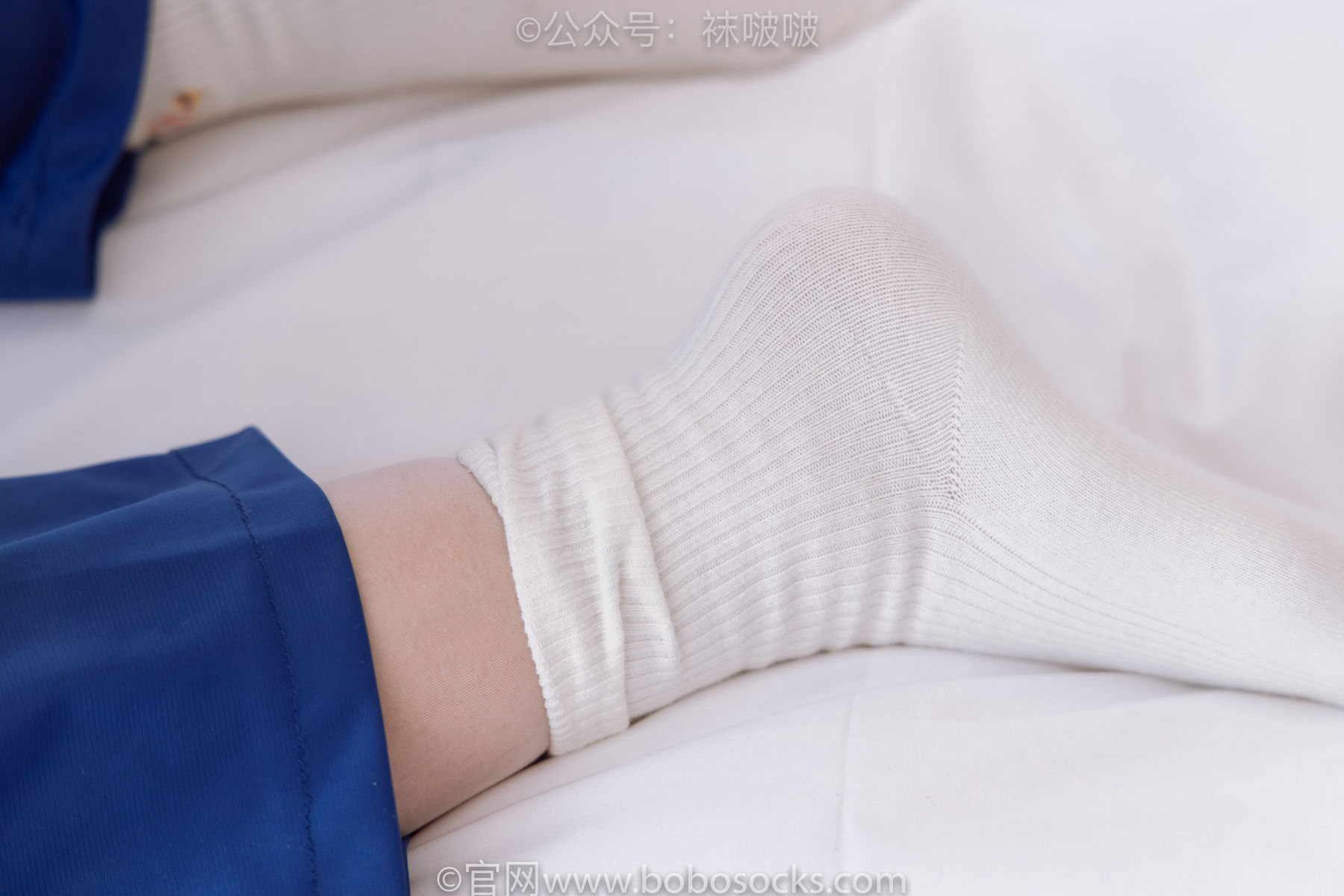 BoBoSocks袜啵啵 No.042 砂糖-校服、板鞋、白棉袜、油亮白丝