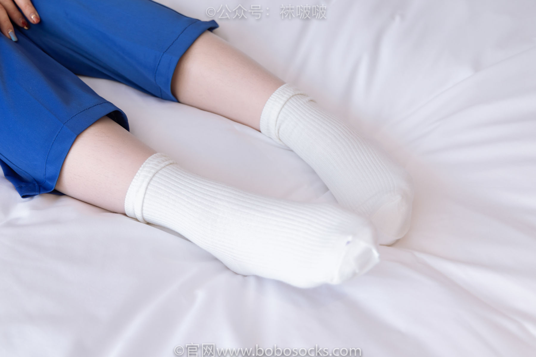 BoBoSocks袜啵啵 No.042 砂糖-校服、板鞋、白棉袜、油亮白丝