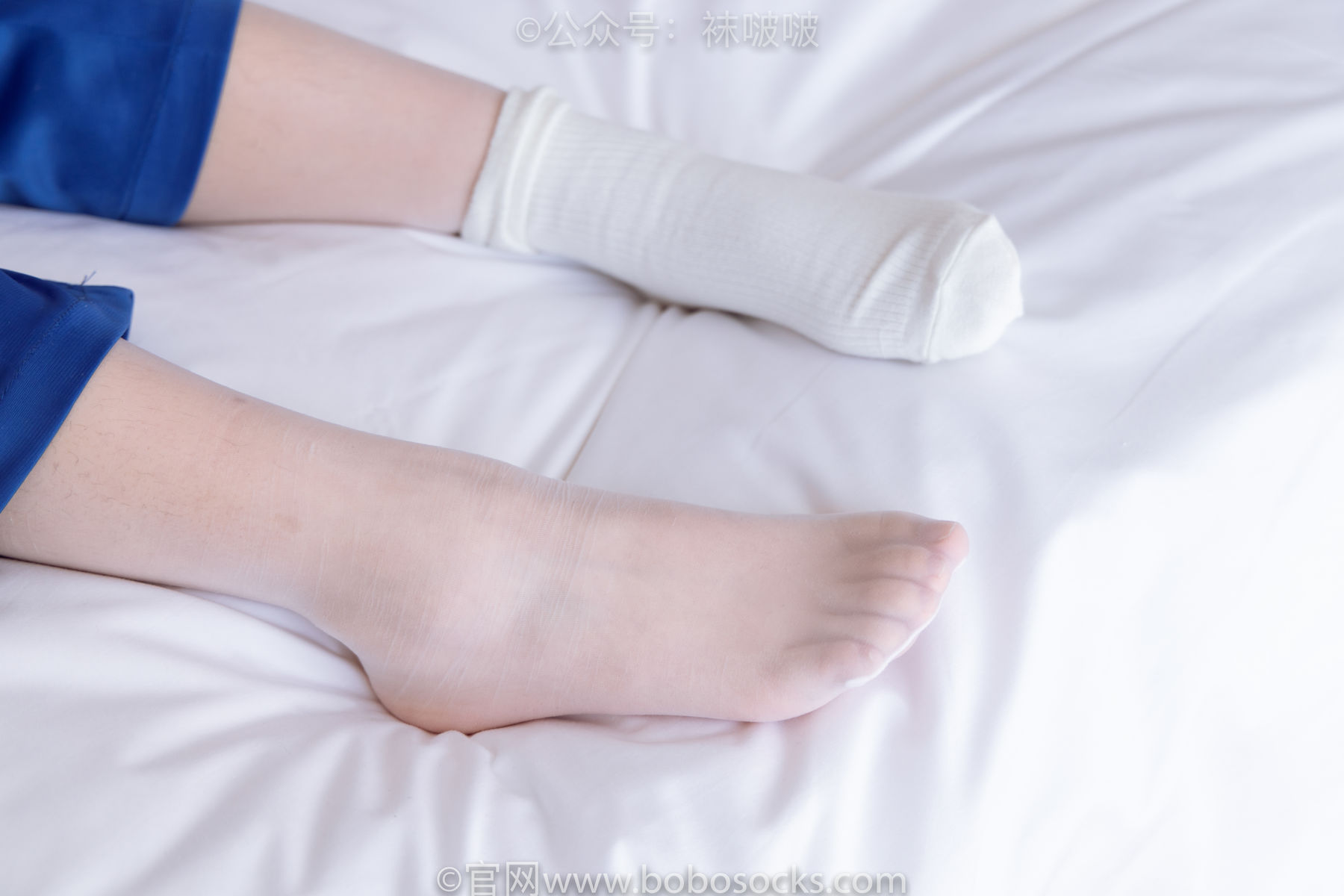 BoBoSocks袜啵啵 No.042 砂糖-校服、板鞋、白棉袜、油亮白丝