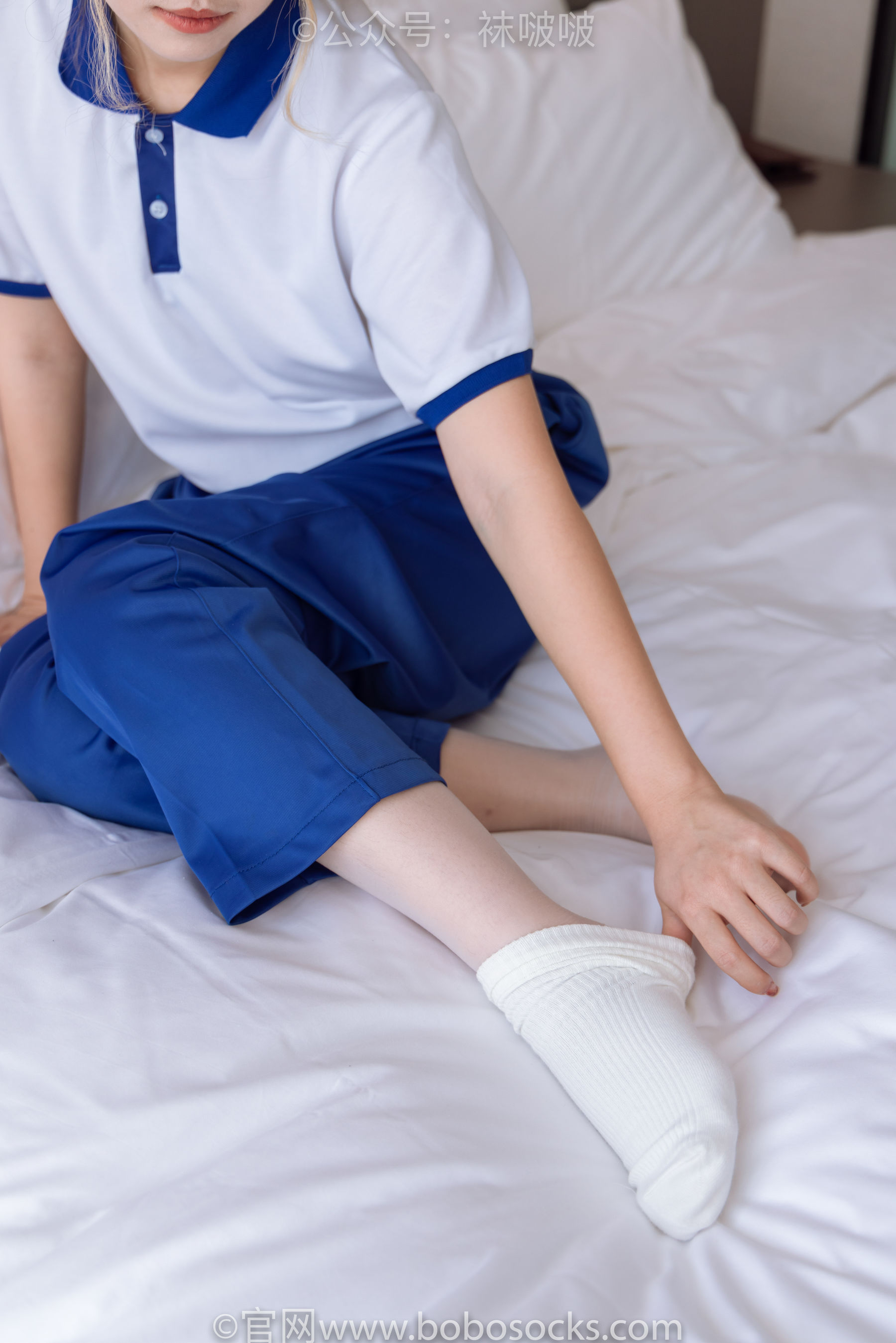 BoBoSocks袜啵啵 No.042 砂糖-校服、板鞋、白棉袜、油亮白丝