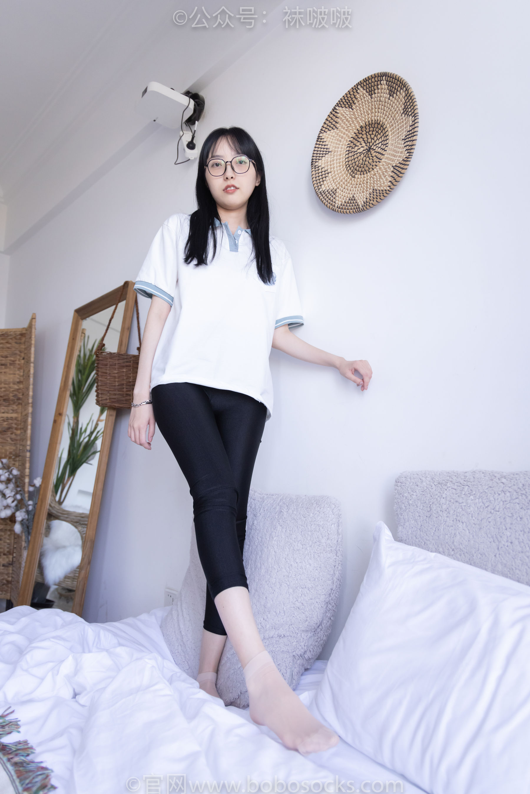 BoBoSocks袜啵啵 No.044 稚予-贝壳头、匡威帆布鞋、短肉丝
