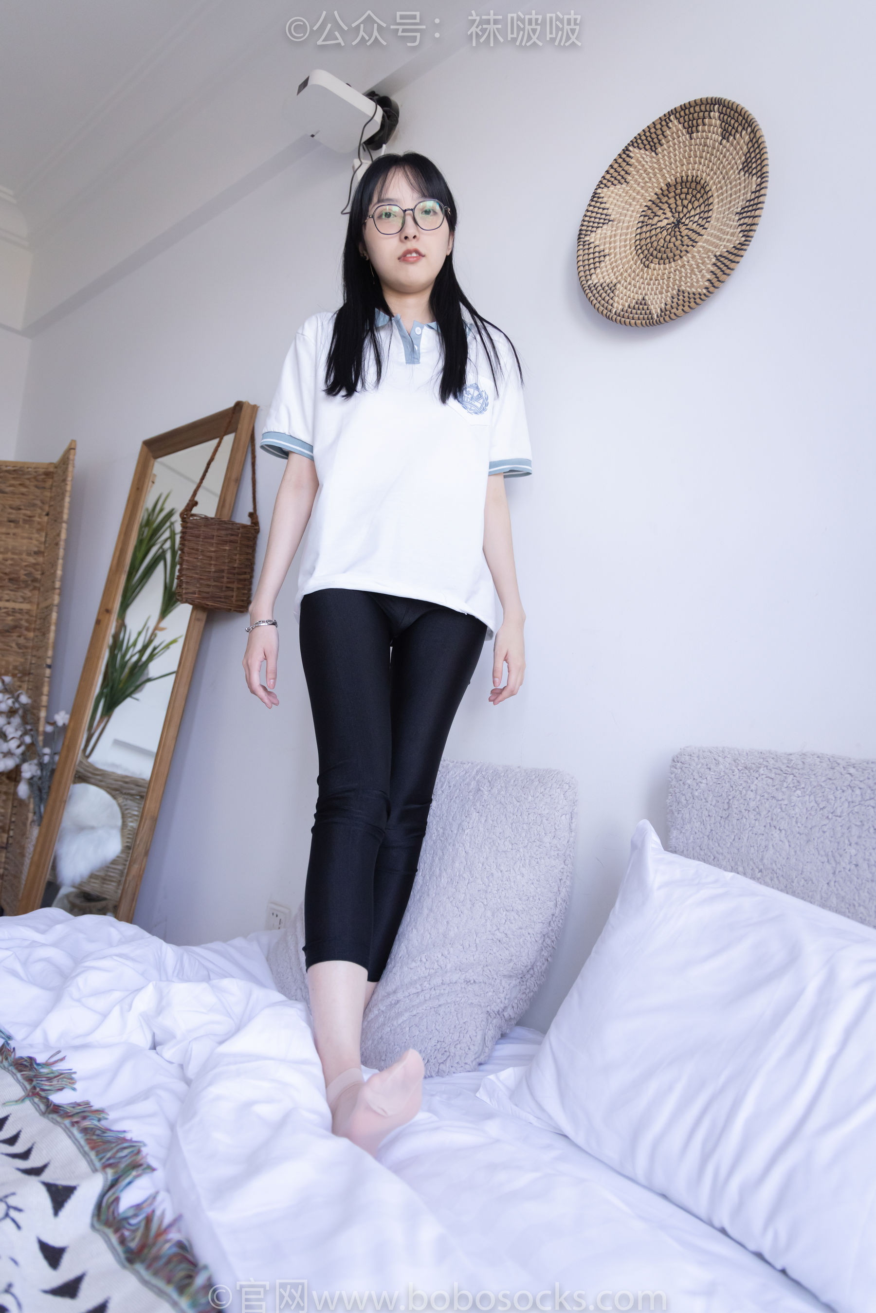 BoBoSocks袜啵啵 No.044 稚予-贝壳头、匡威帆布鞋、短肉丝